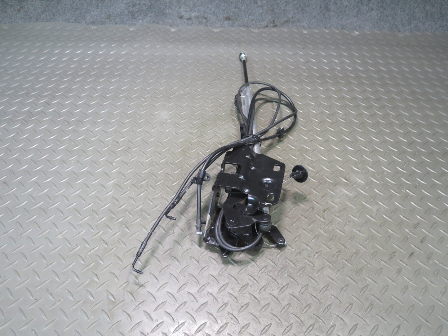 2006-2010 BMW E64 M6 Convertible TOP Roof Rear Left Hydraulic Cylinder