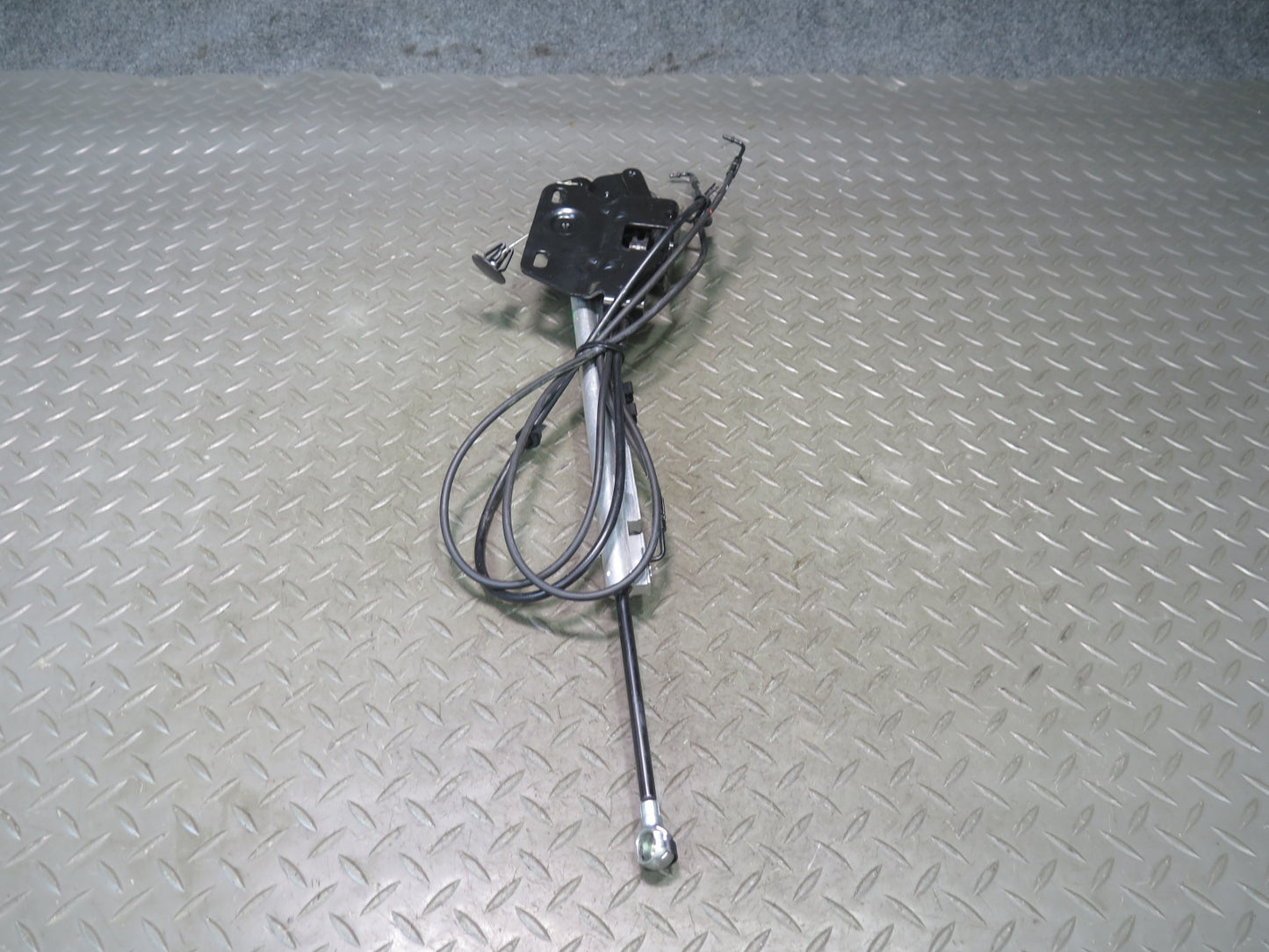 2006-2010 BMW E64 M6 Convertible TOP Roof Rear Left Hydraulic Cylinder