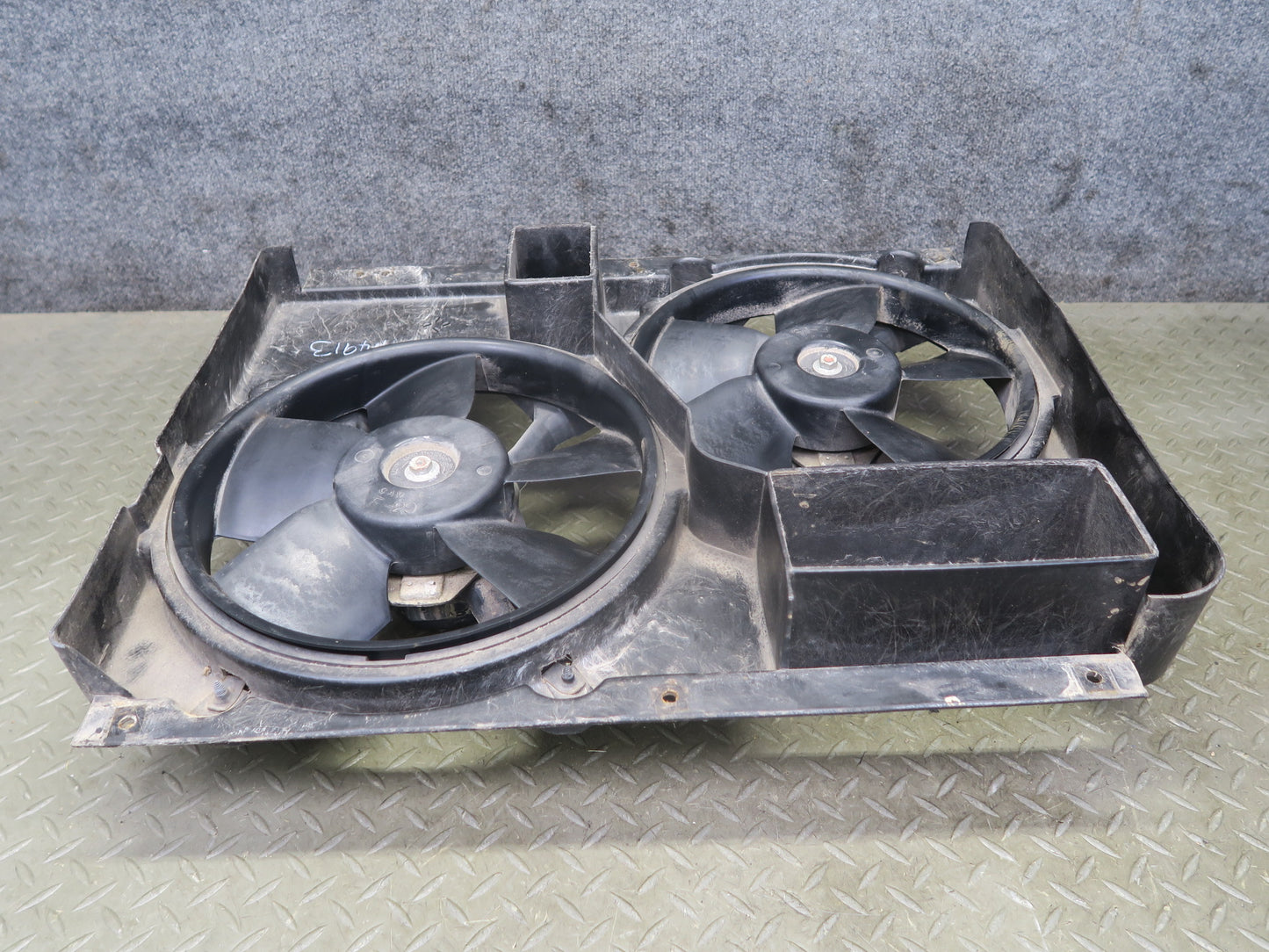 90-96 Chevrolet Corvette C4 5.7L Engine Radiator Cooling Fan & Shroud Assy OEM