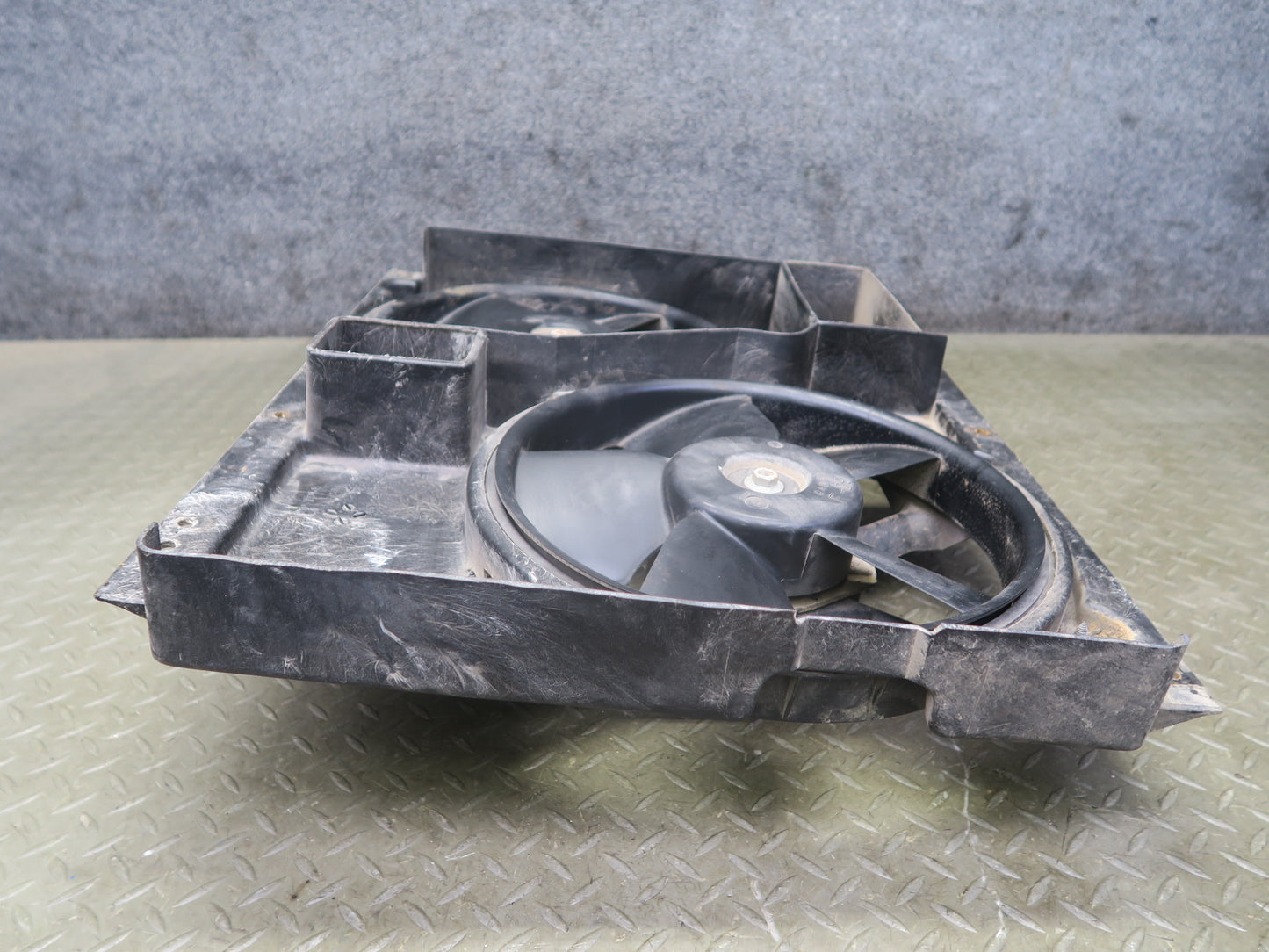 90-96 Chevrolet Corvette C4 5.7L Engine Radiator Cooling Fan & Shroud Assy OEM
