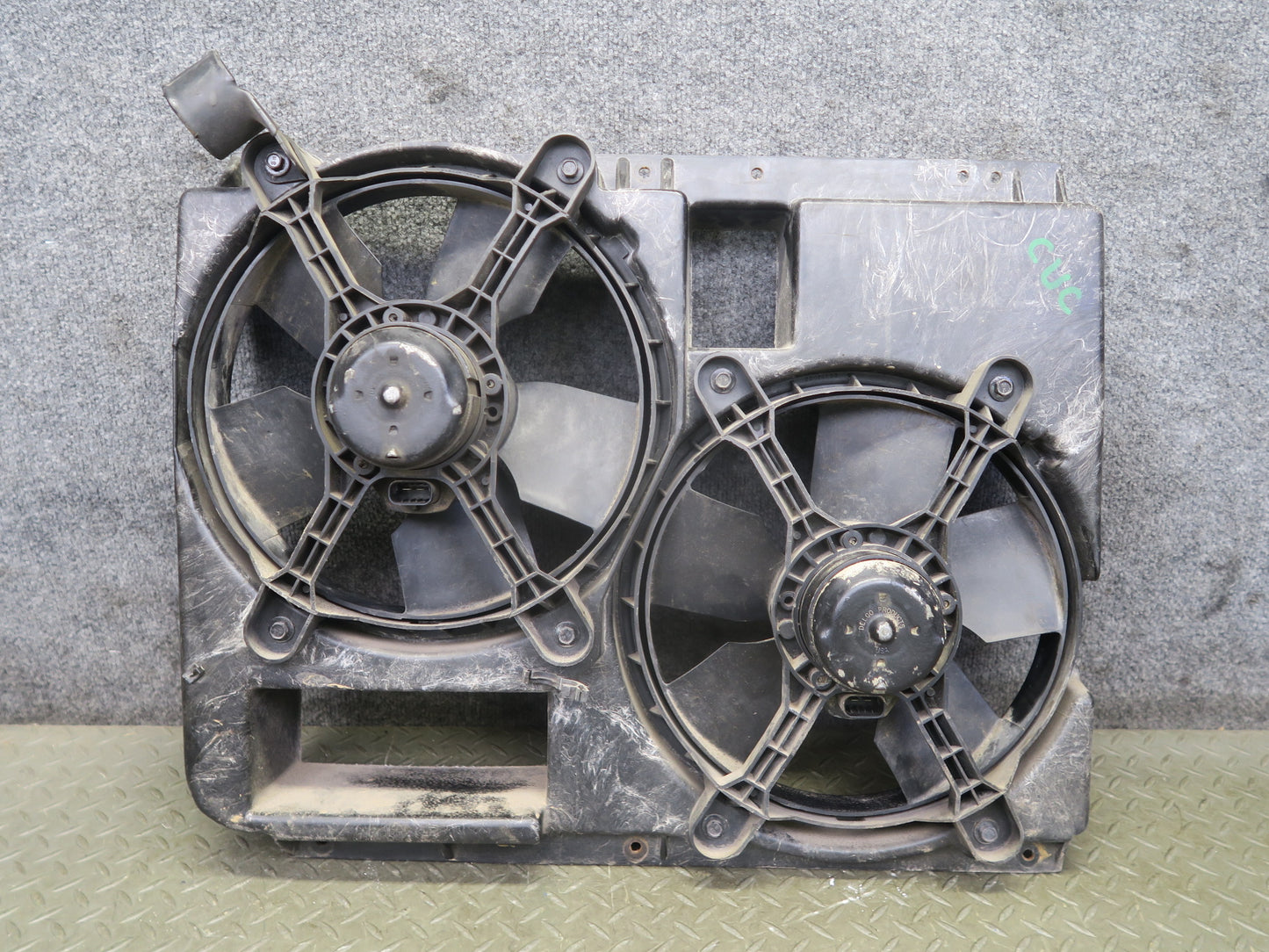 90-96 Chevrolet Corvette C4 5.7L Engine Radiator Cooling Fan & Shroud Assy OEM
