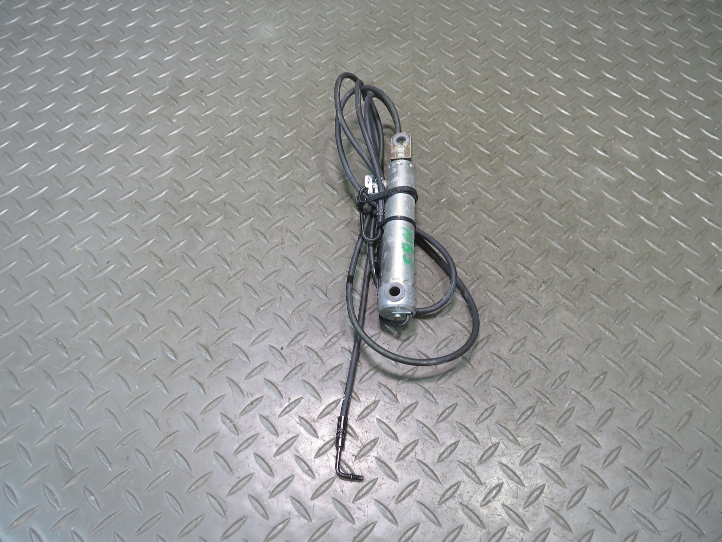 2006-2010 BMW E64 M6 Convertible TOP Roof Rear Right Hydraulic Cylinder