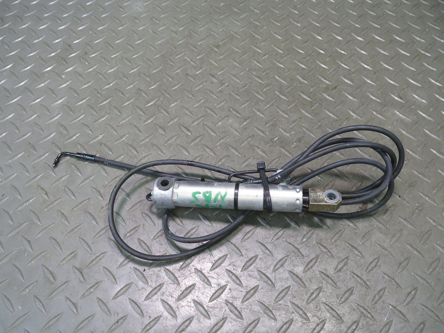 2006-2010 BMW E64 M6 Convertible TOP Roof Rear Right Hydraulic Cylinder
