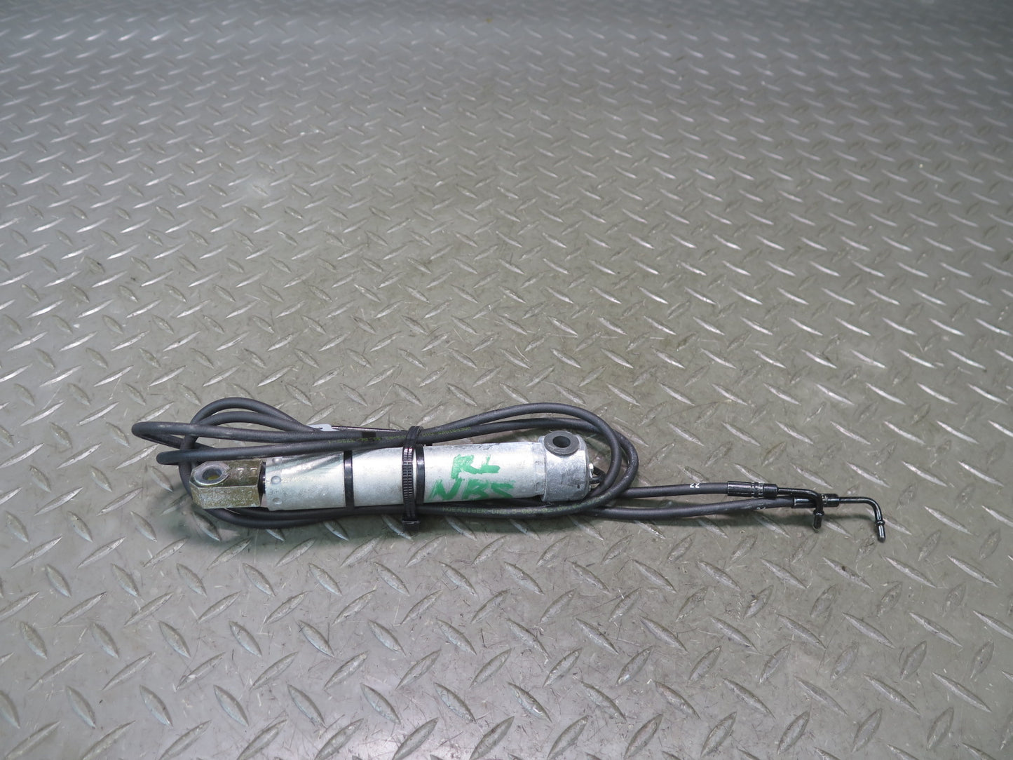 2006-2010 BMW E64 M6 Convertible TOP Roof Rear Left Hydraulic Cylinder