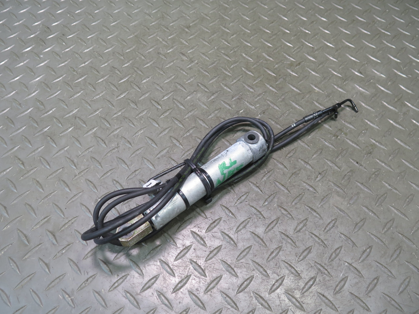 2006-2010 BMW E64 M6 Convertible TOP Roof Rear Left Hydraulic Cylinder