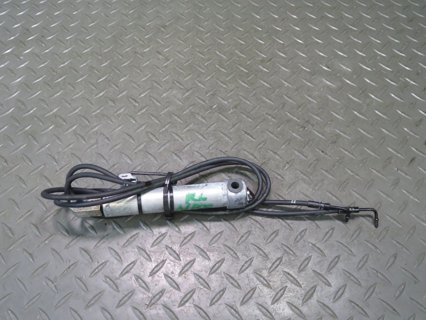 2006-2010 BMW E64 M6 Convertible TOP Roof Rear Left Hydraulic Cylinder