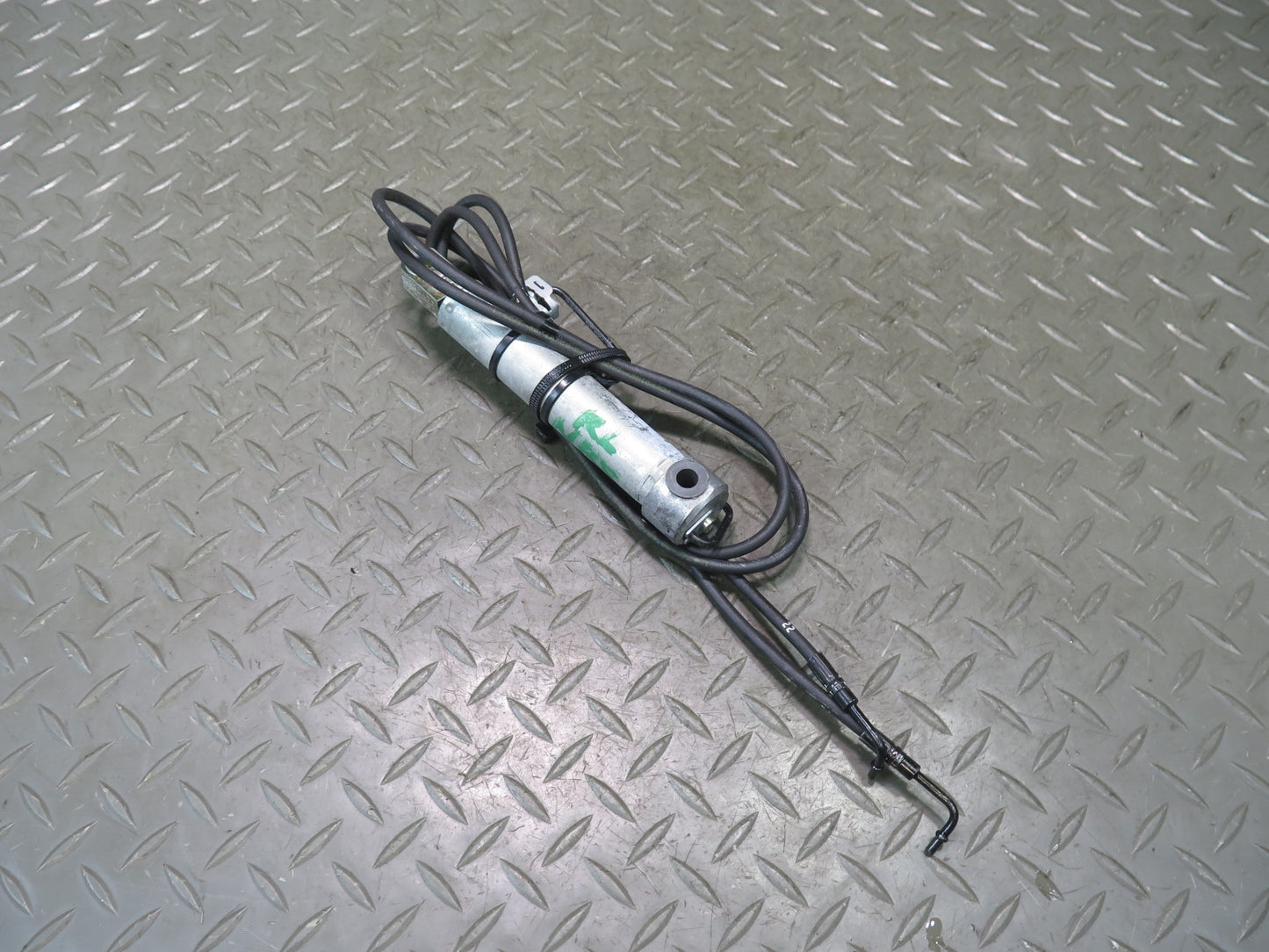 2006-2010 BMW E64 M6 Convertible TOP Roof Rear Left Hydraulic Cylinder