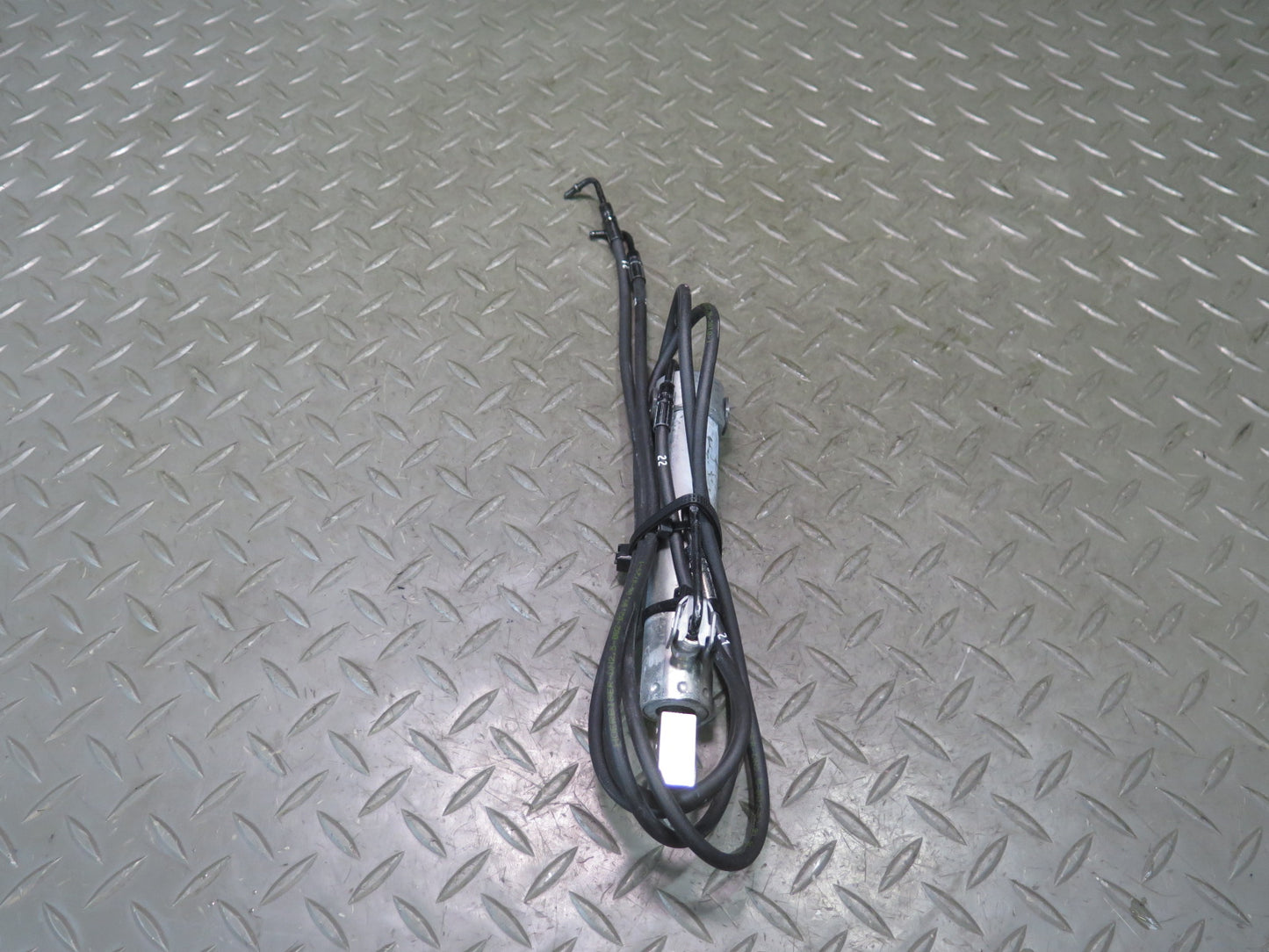 2006-2010 BMW E64 M6 Convertible TOP Roof Rear Left Hydraulic Cylinder