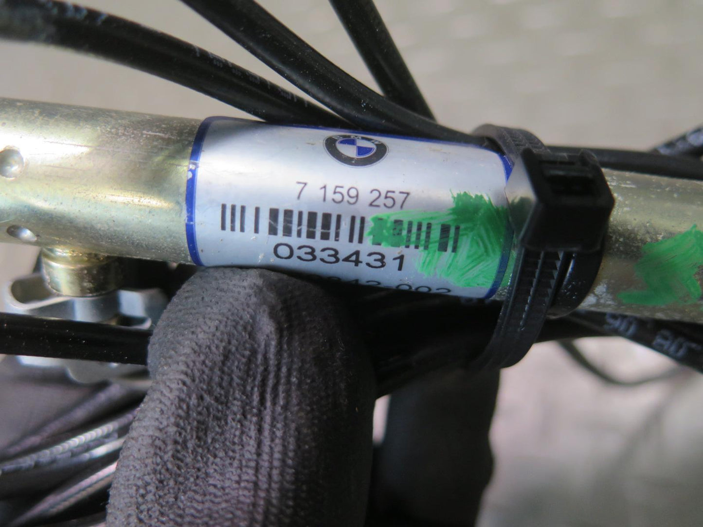 2006-2010 BMW E64 M6 Convertible TOP Roof Rear Left Hydraulic Cylinder 7159257