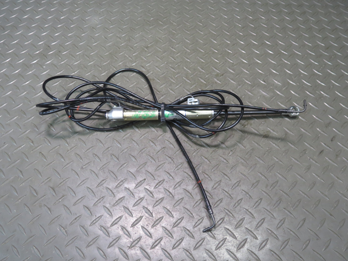 2006-2010 BMW E64 M6 Convertible TOP Roof Rear Left Hydraulic Cylinder 7159257