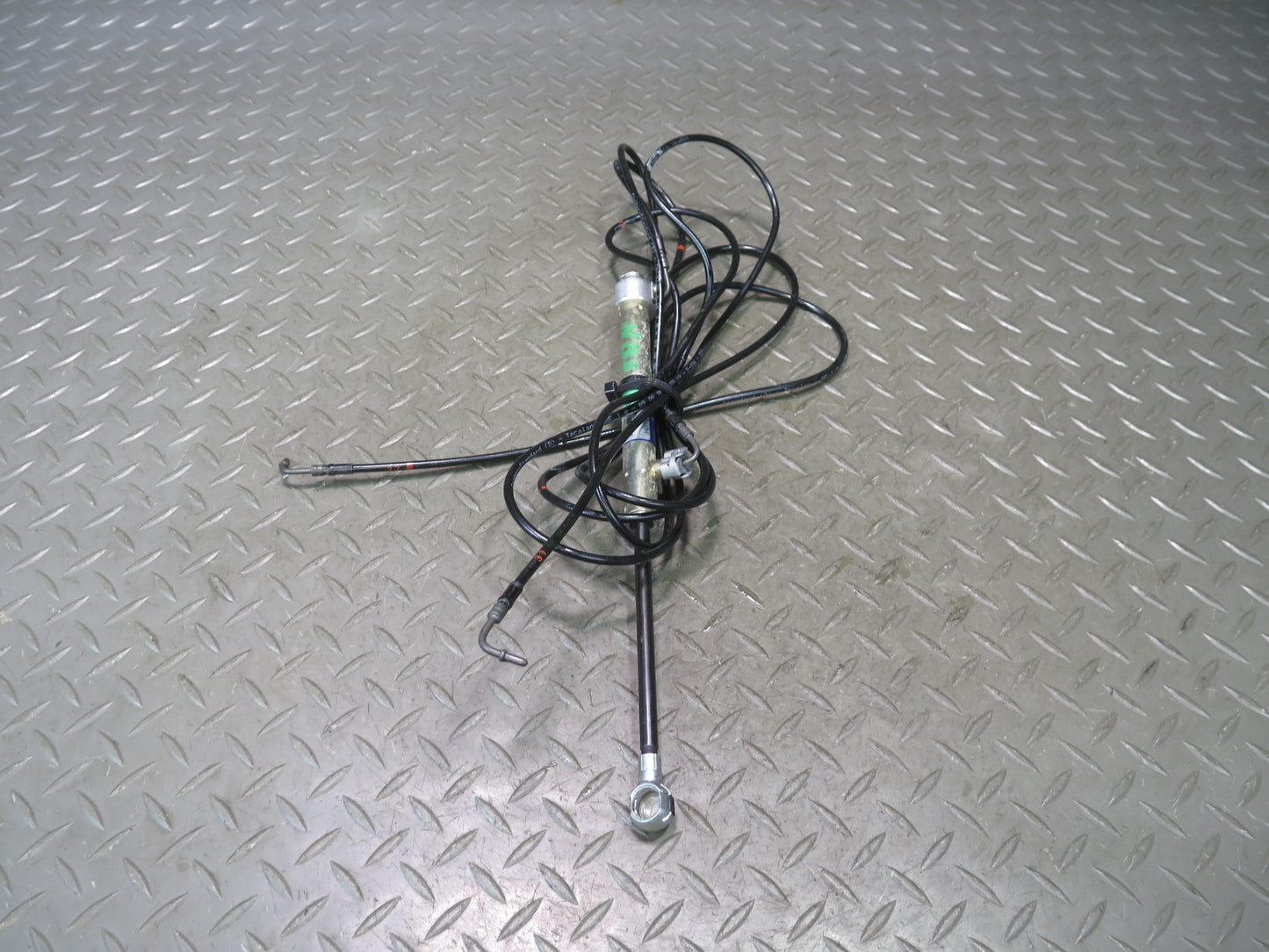 2006-2010 BMW E64 M6 Convertible TOP Roof Rear Left Hydraulic Cylinder 7159257