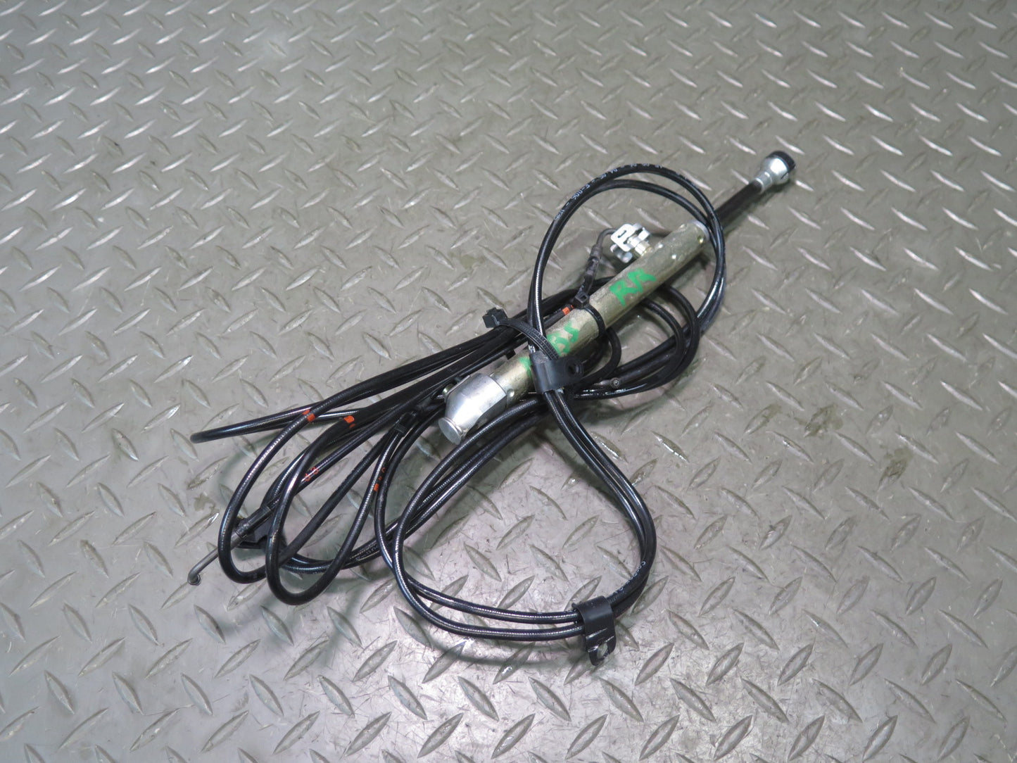 2006-2010 BMW E64 M6 Convertible TOP Roof Rear Right Hydraulic Cylinder