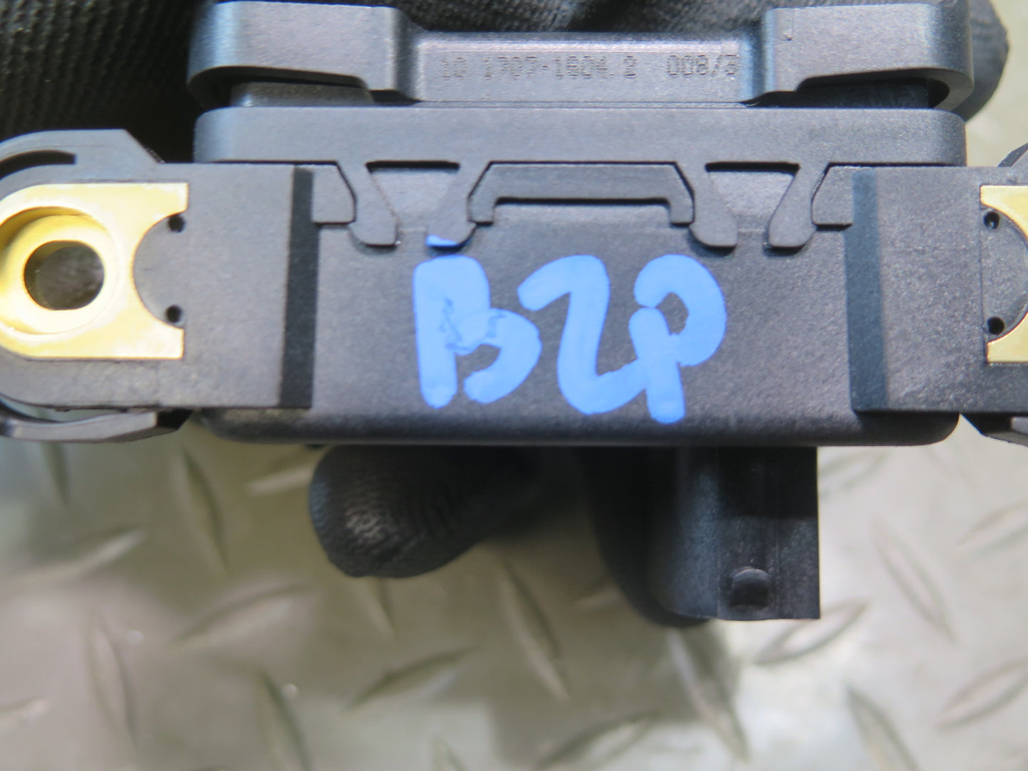 06-08 BMW E86 E85 Z4 N52 S54 ABS DSC YAW Speed Acceleration Sensor 6769174 OEM