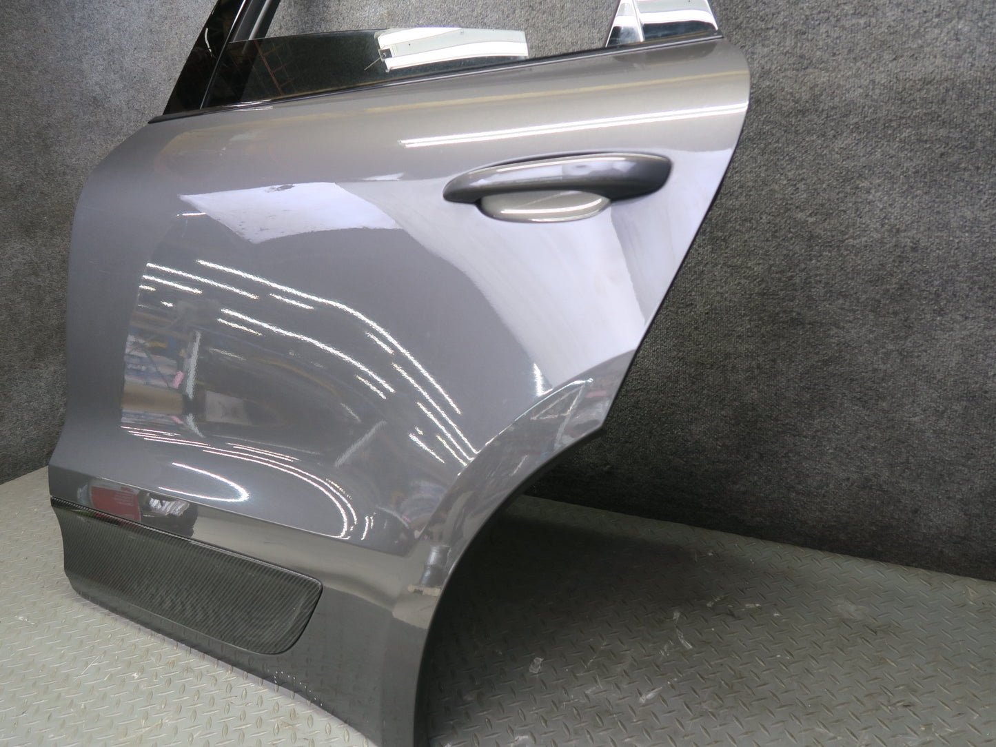 15-18 Porsche Macan Rear Left Door Shell Panel W/ Keyless Handle Window Motor