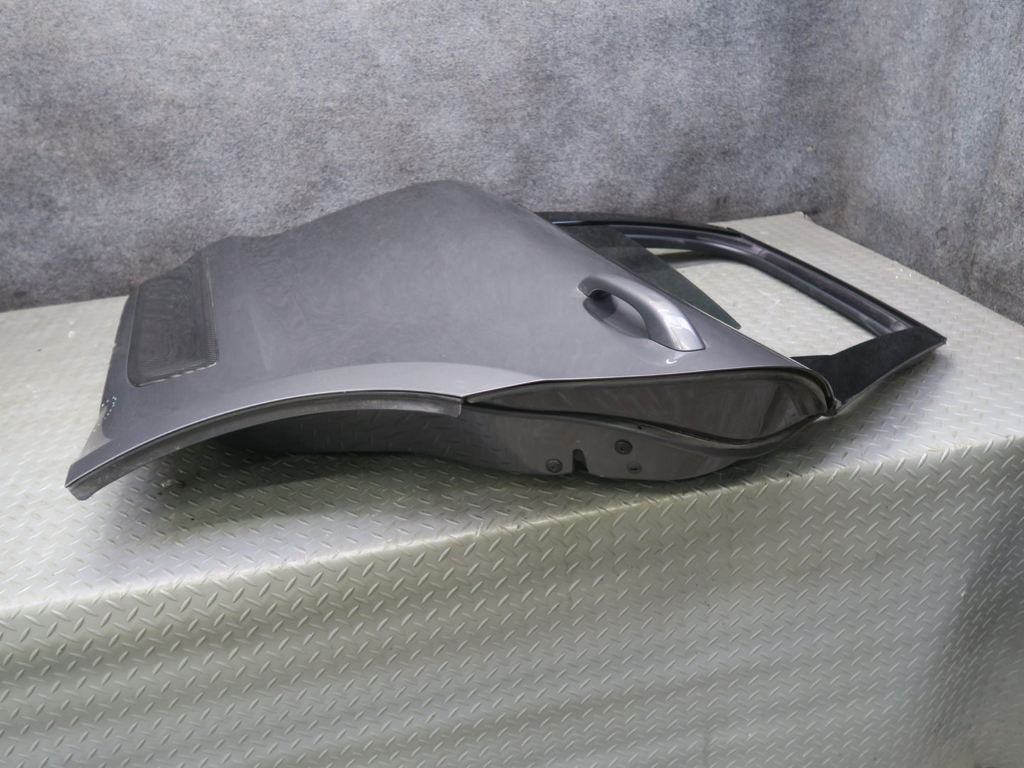 15-18 Porsche Macan Rear Left Door Shell Panel W/ Keyless Handle Window Motor