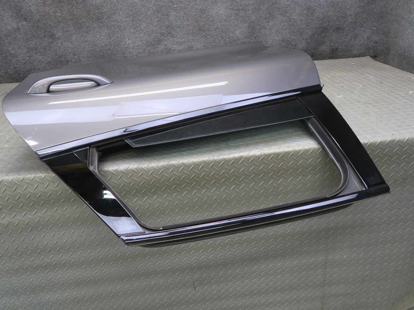 15-18 Porsche Macan Rear Left Door Shell Panel W/ Keyless Handle Window Motor