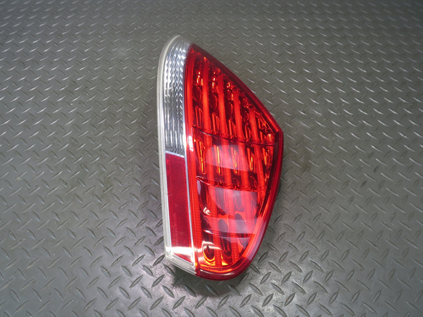 2006-2007 BMW E63 E64 M6 Rear Right Tail Light Lamp 7170978