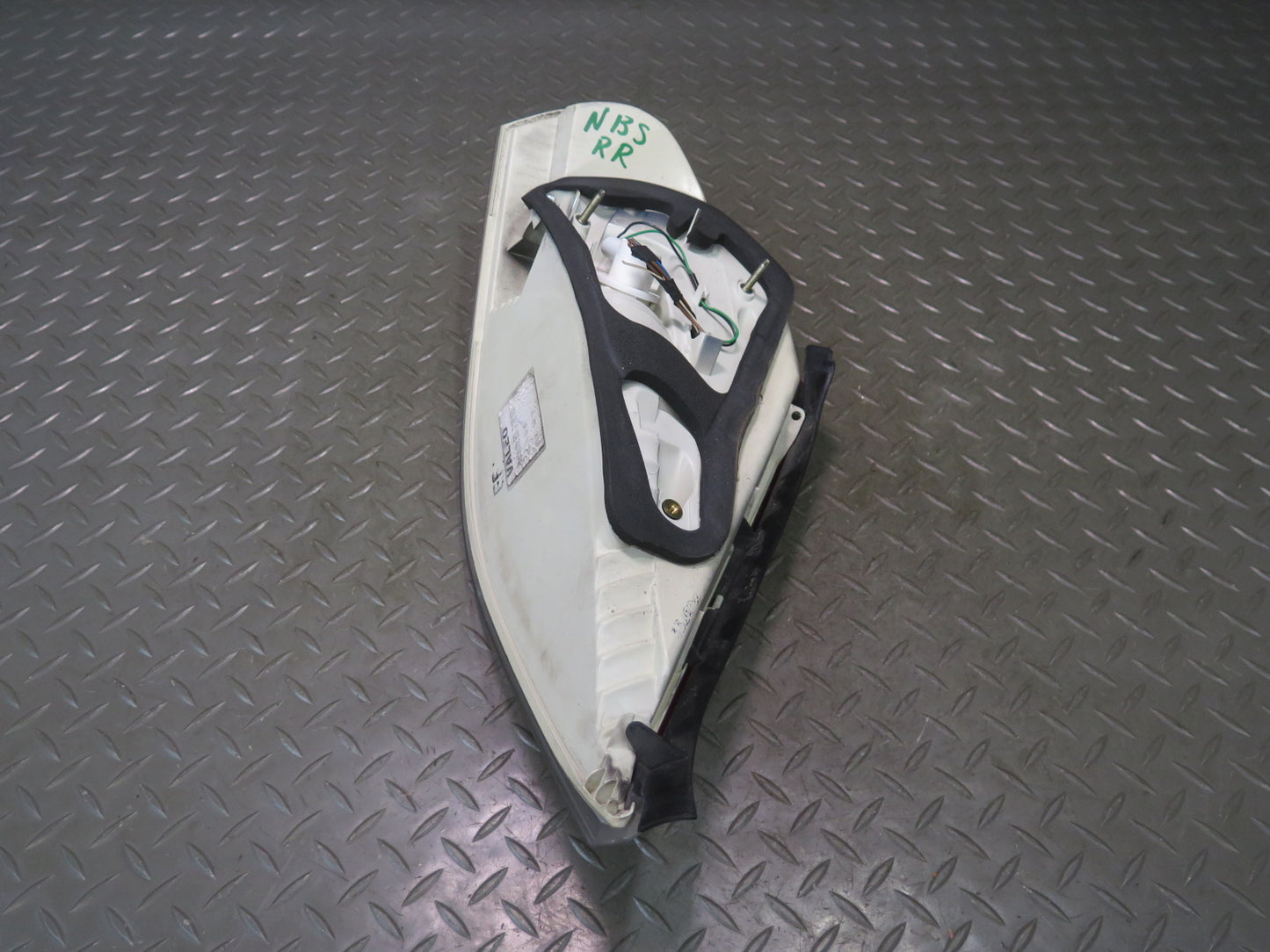 2006-2007 BMW E63 E64 M6 Rear Right Tail Light Lamp 7170978