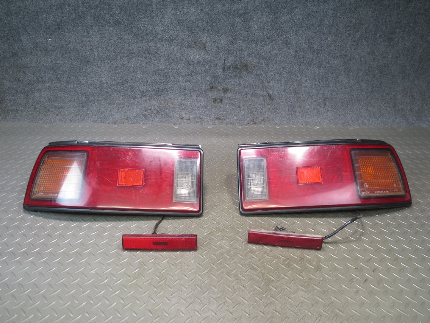 86-88 Toyota Supra MA70L MK3 Rear Right & Left Tail Light w Marker Light Set OEM