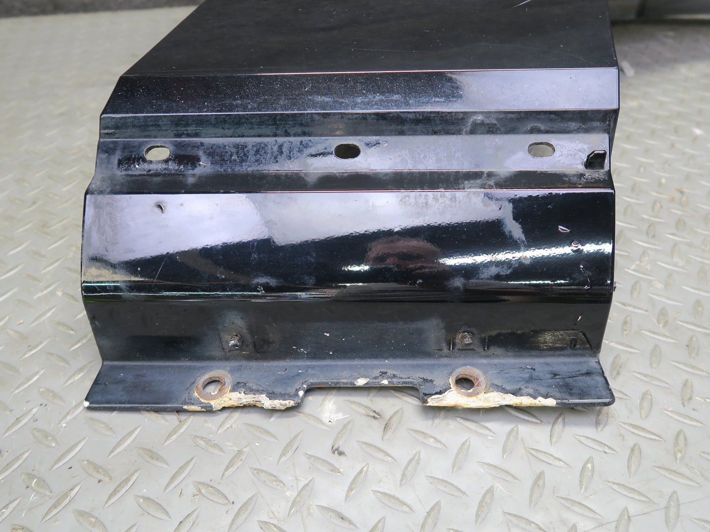 02-05 Ford Thunderbird Front Right Fender Shell Panel Cover Black OEM