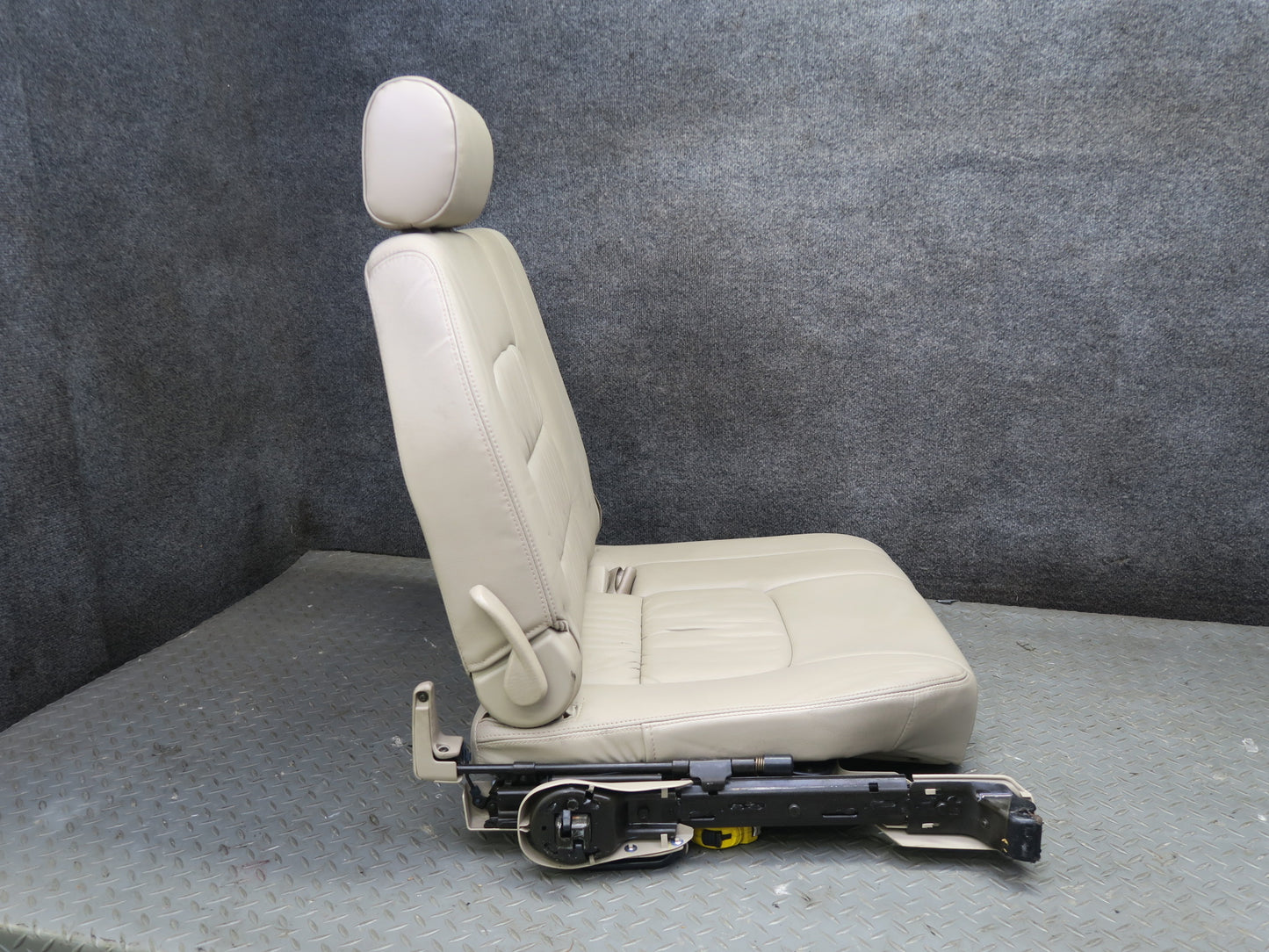 2003-2005 Lexus UZJ100L LX470 Rear Third 3RD ROW Left & Right Leather Seat Set