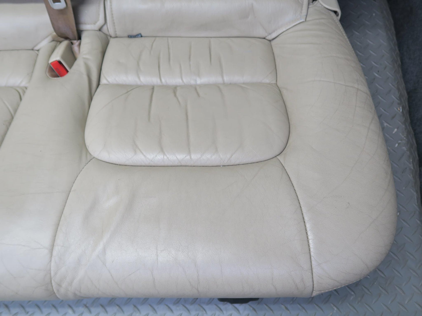 2004-2005 Lexus UZJ100L LX470 Rear Second 2ND ROW Left & Right Leather Seat Set