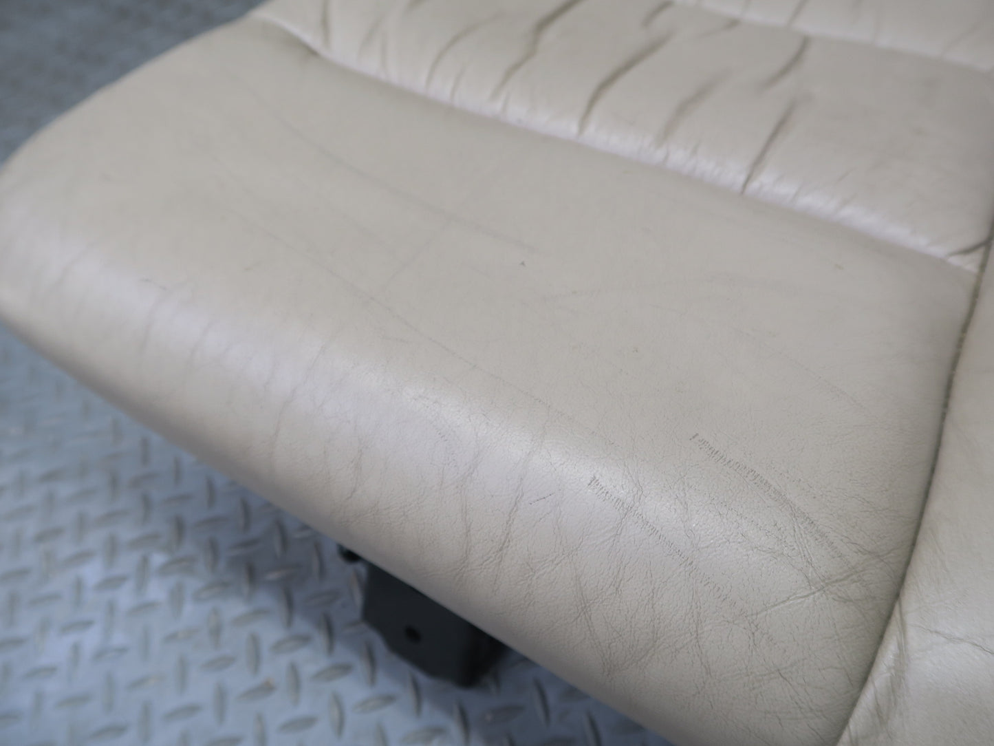 2004-2005 Lexus UZJ100L LX470 Rear Second 2ND ROW Left & Right Leather Seat Set