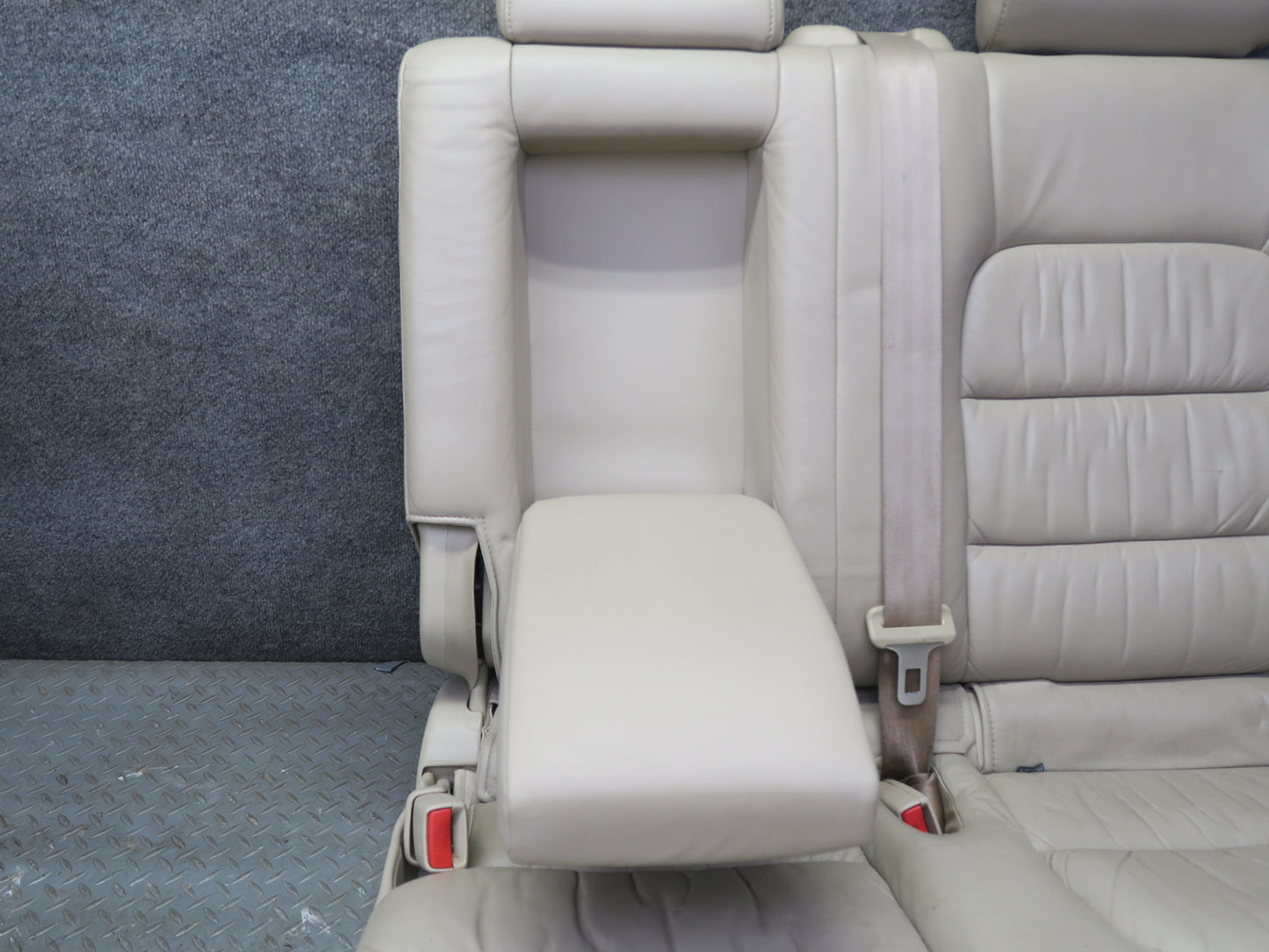2004-2005 Lexus UZJ100L LX470 Rear Second 2ND ROW Left & Right Leather Seat Set