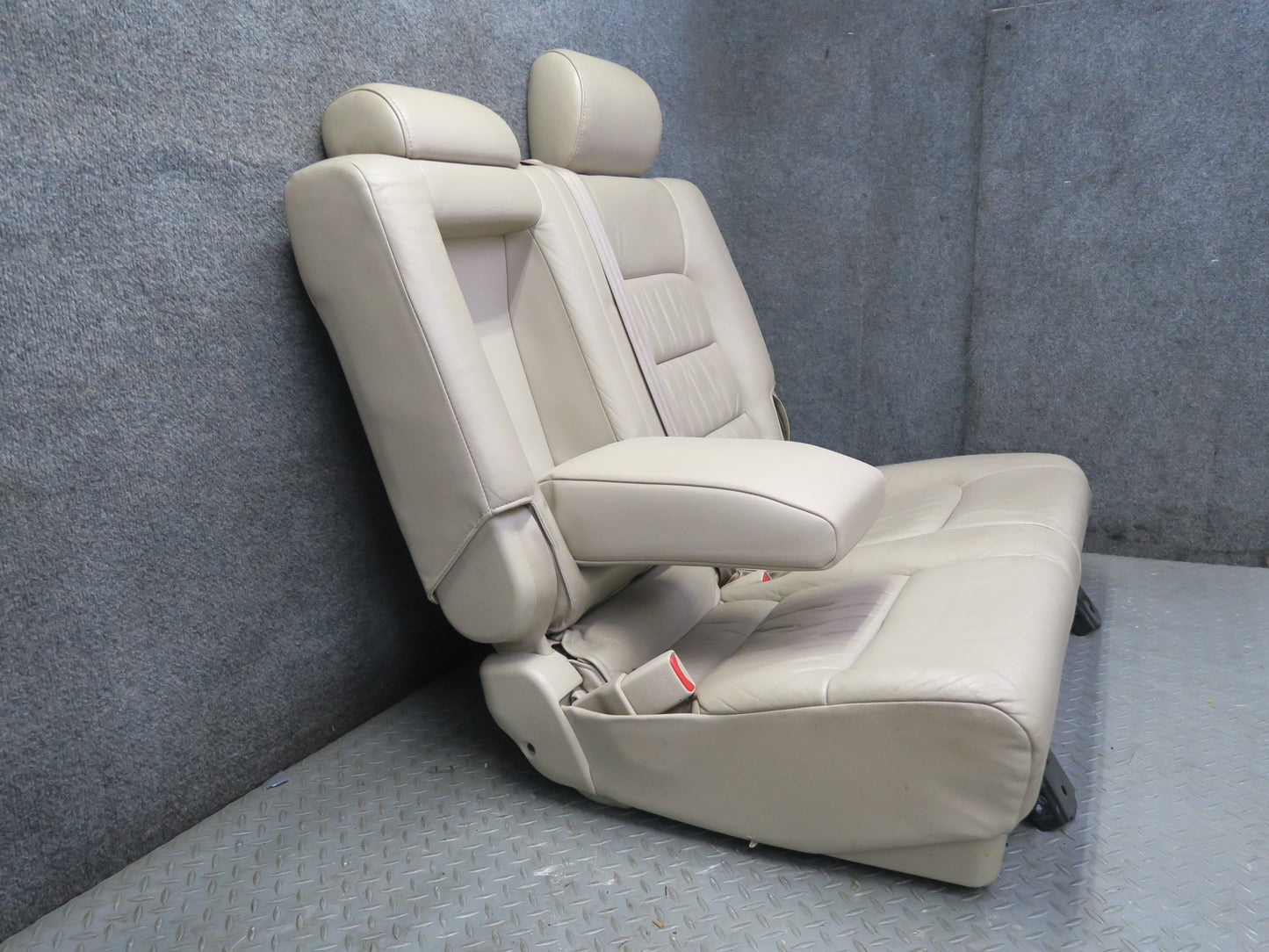 2004-2005 Lexus UZJ100L LX470 Rear Second 2ND ROW Left & Right Leather Seat Set