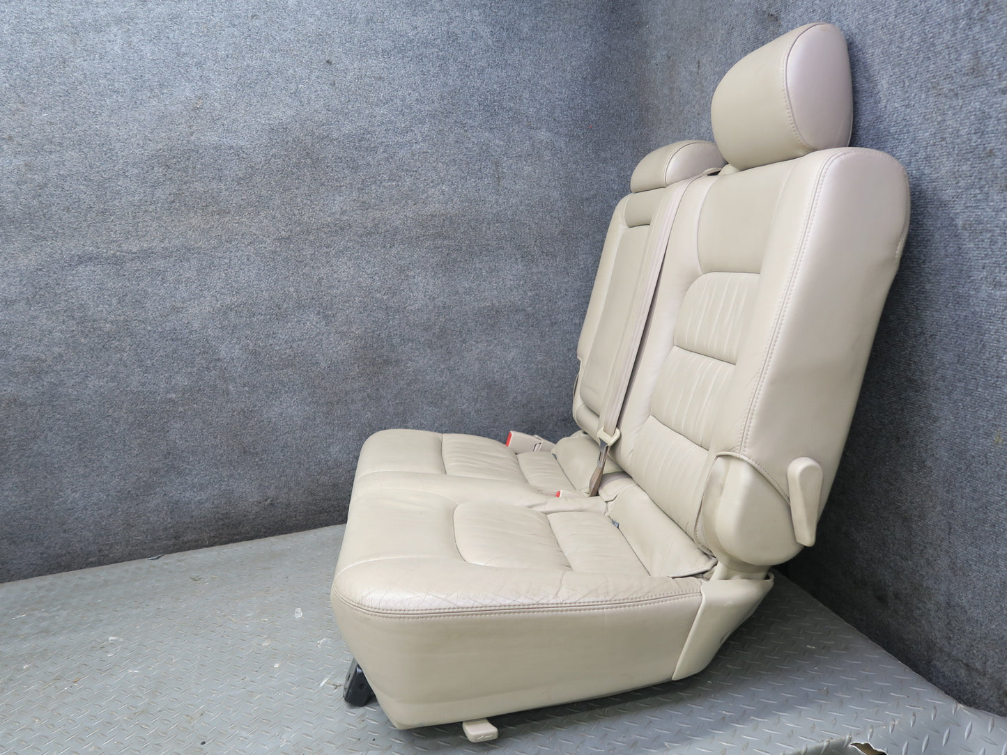 2004-2005 Lexus UZJ100L LX470 Rear Second 2ND ROW Left & Right Leather Seat Set