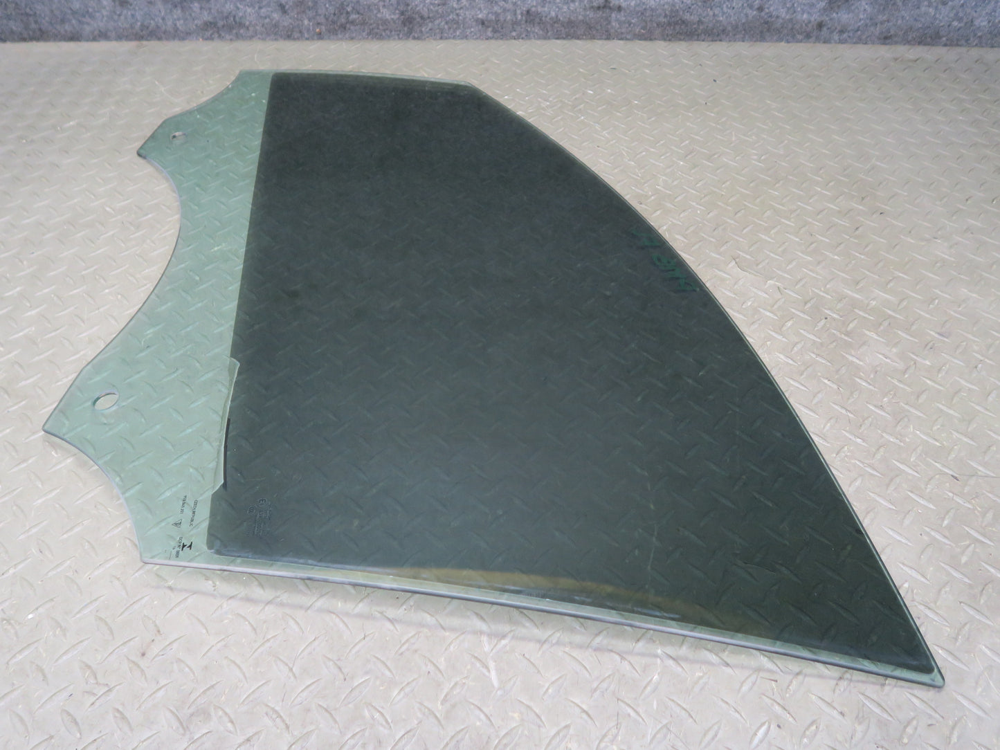 2015-2025 Porsche Macan Front Left Driver Side Door Glass Window