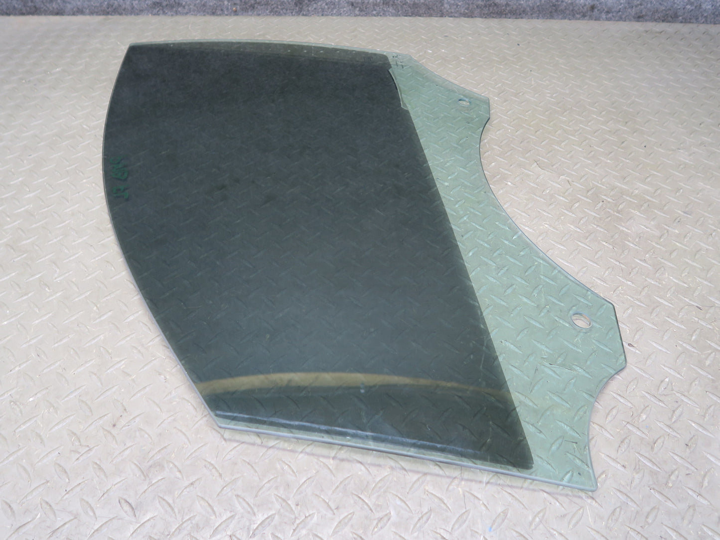 2015-2025 Porsche Macan Front Left Driver Side Door Glass Window