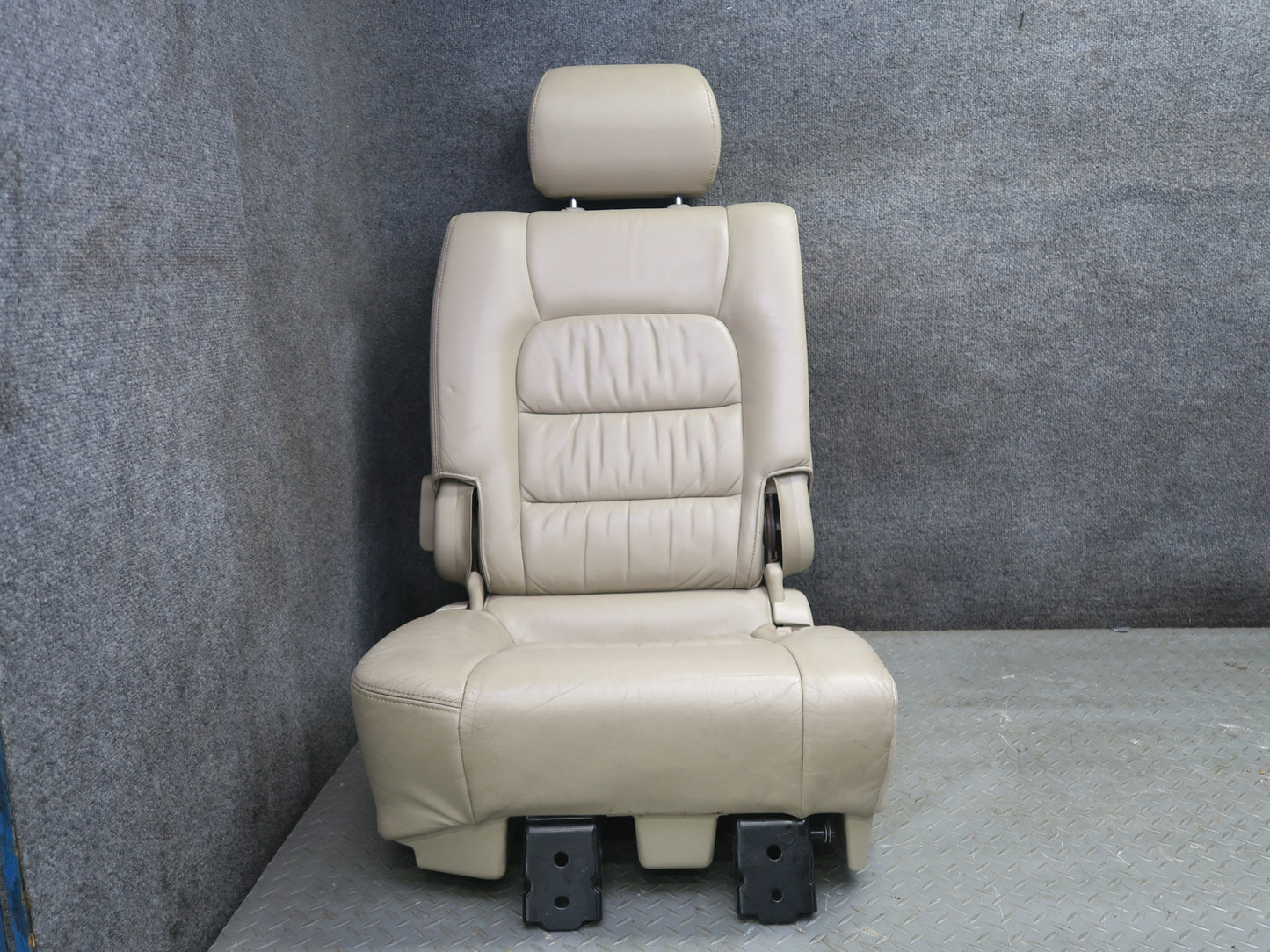 2004-2005 Lexus UZJ100L LX470 Rear Second 2ND ROW Left & Right Leather Seat Set