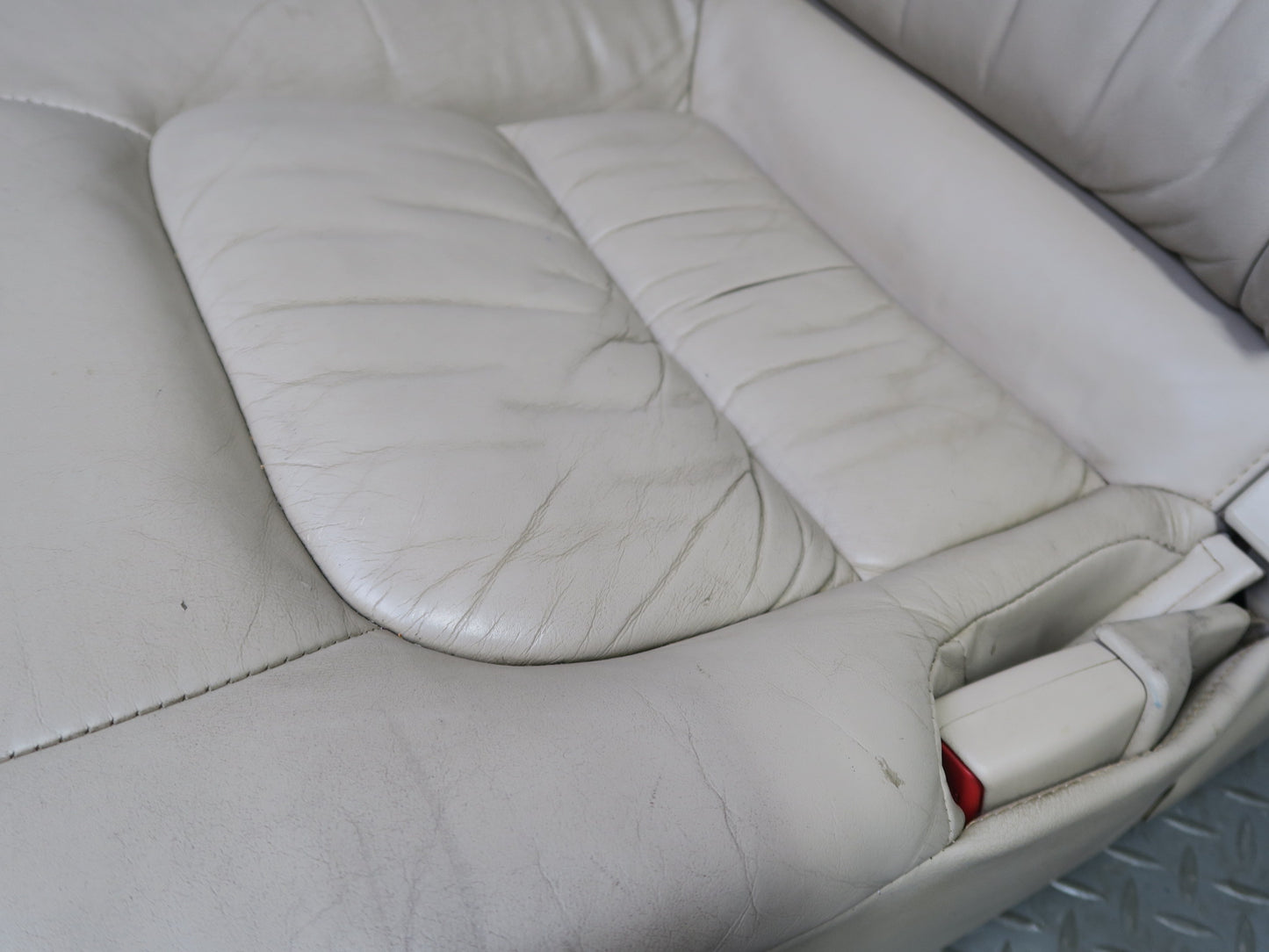 2004-2005 Lexus UZJ100L LX470 Rear Second 2ND ROW Left & Right Leather Seat Set