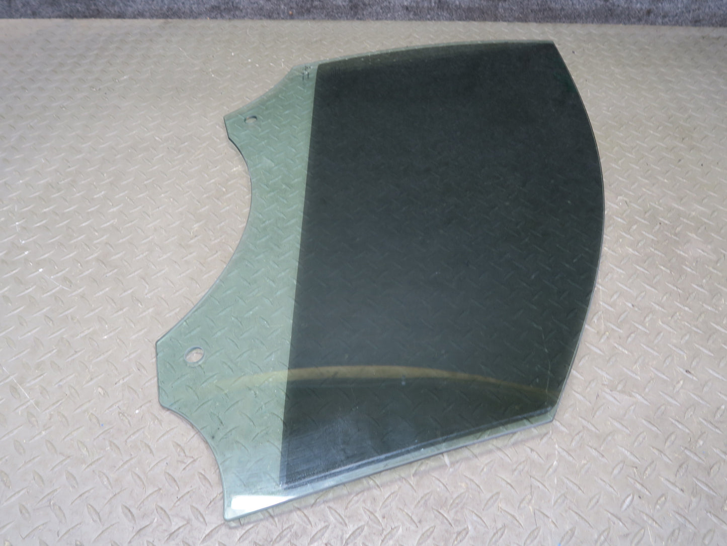2015-2025 Porsche Macan Front Right Pass Side Door Glass Window