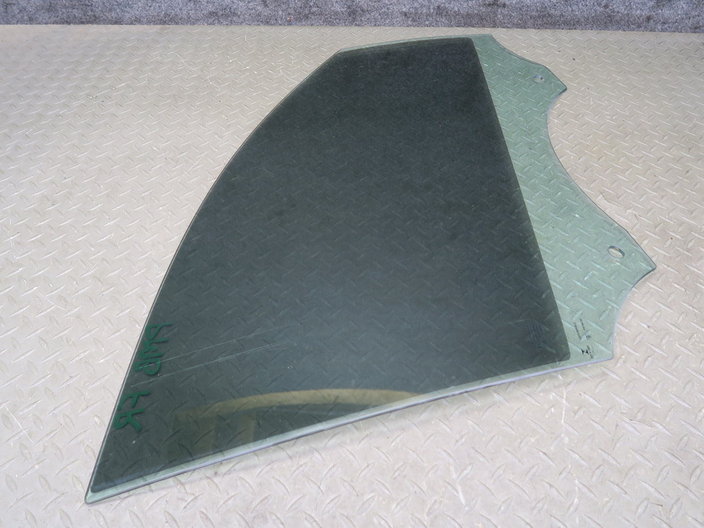 2015-2025 Porsche Macan Front Right Pass Side Door Glass Window