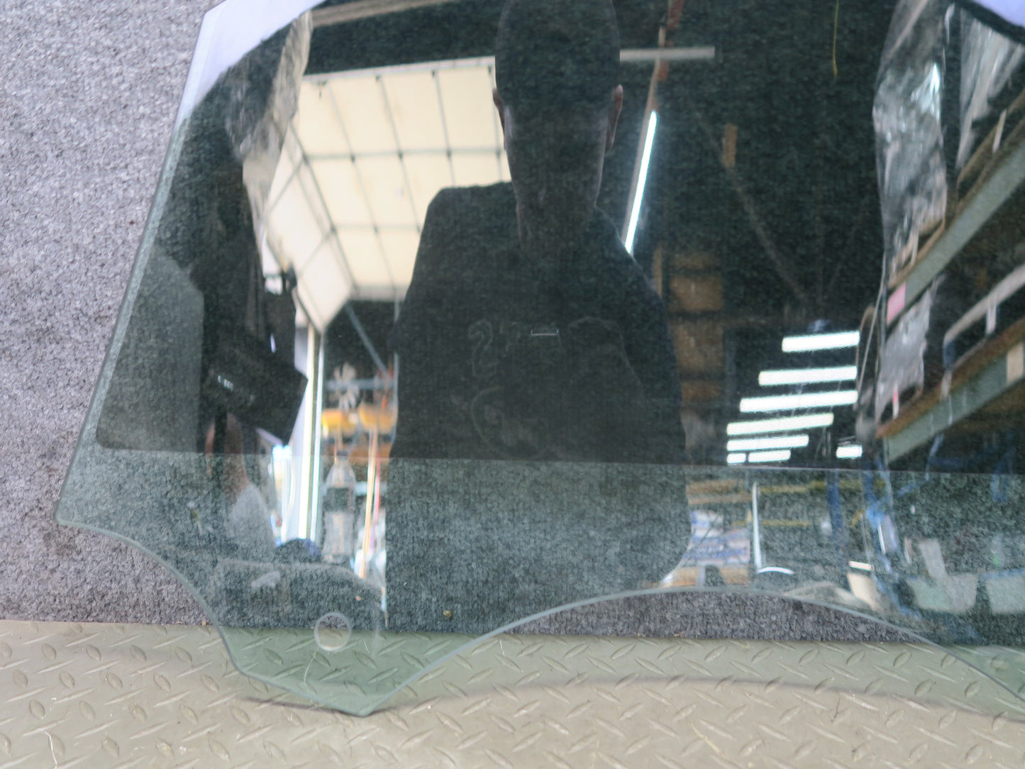 2015-2025 Porsche Macan Front Right Pass Side Door Glass Window