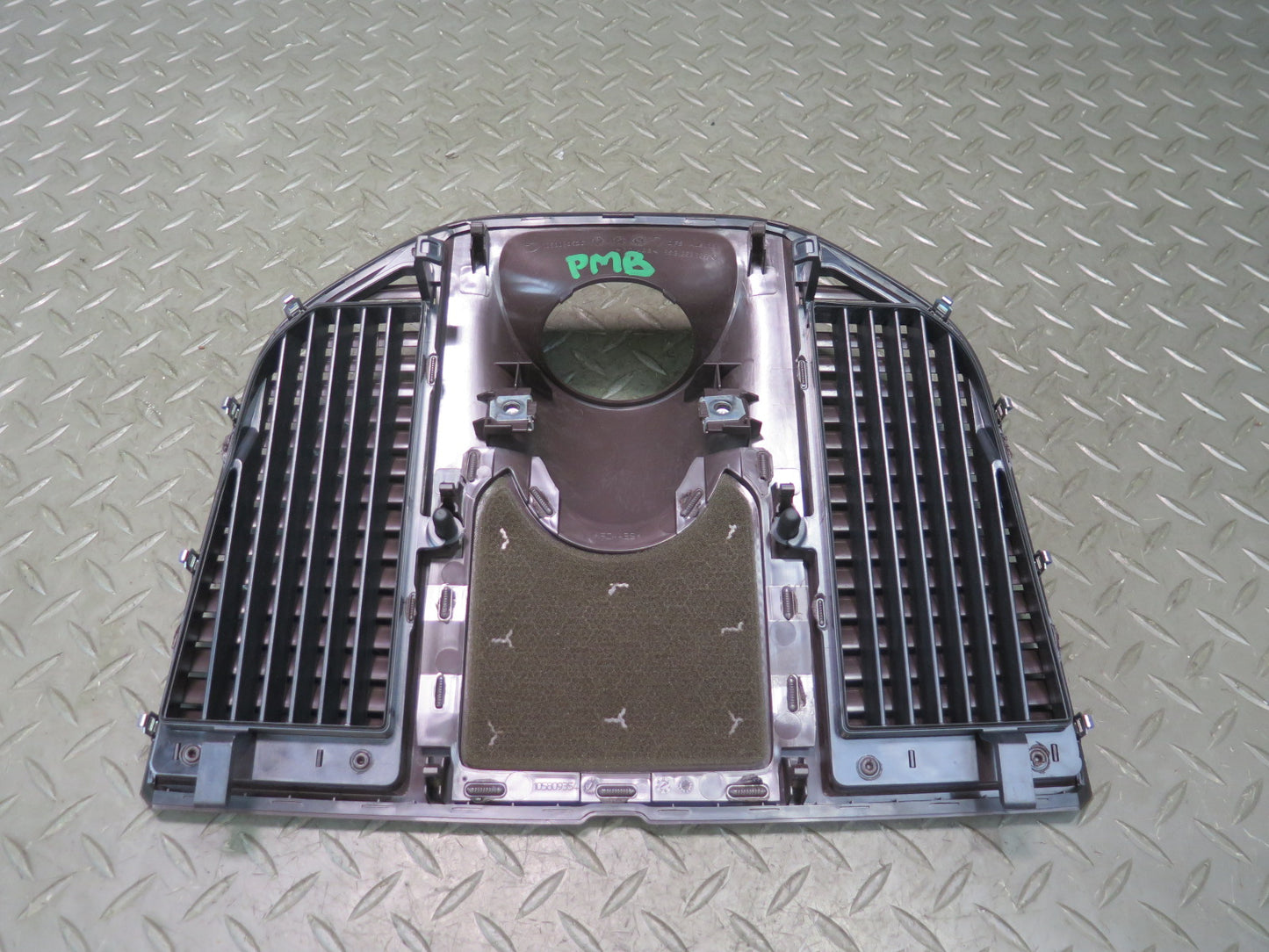 2015-2018 Porsche Macan Center Dashboard Airvent Speaker Trim Cover Grille