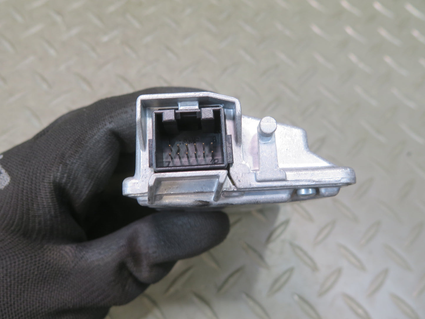 2015-2018 Porsche Macan Front Windshield Lane Keep Assist Departure Camera