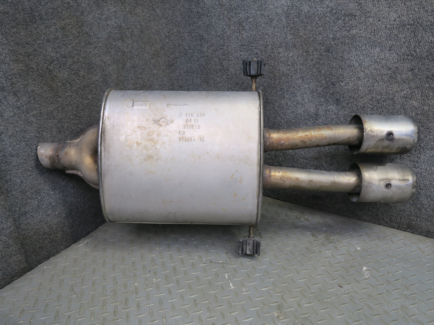 09-13 Mini Cooper S R56 R57 R58 R59 N18 Rear Exhaust Muffler w Tips 2756514 OEM