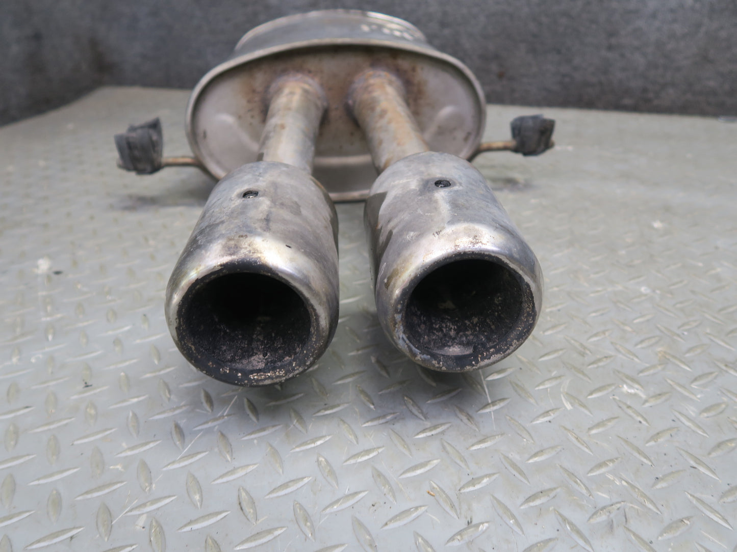 09-13 Mini Cooper S R56 R57 R58 R59 N18 Rear Exhaust Muffler w Tips 2756514 OEM