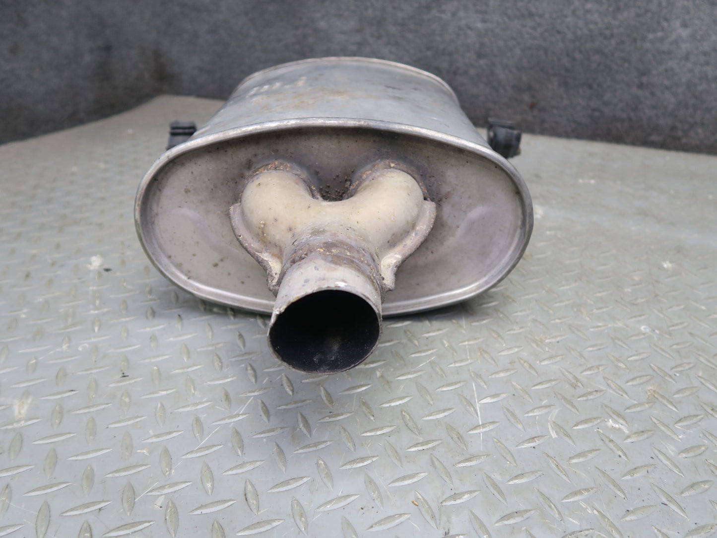 09-13 Mini Cooper S R56 R57 R58 R59 N18 Rear Exhaust Muffler w Tips 2756514 OEM