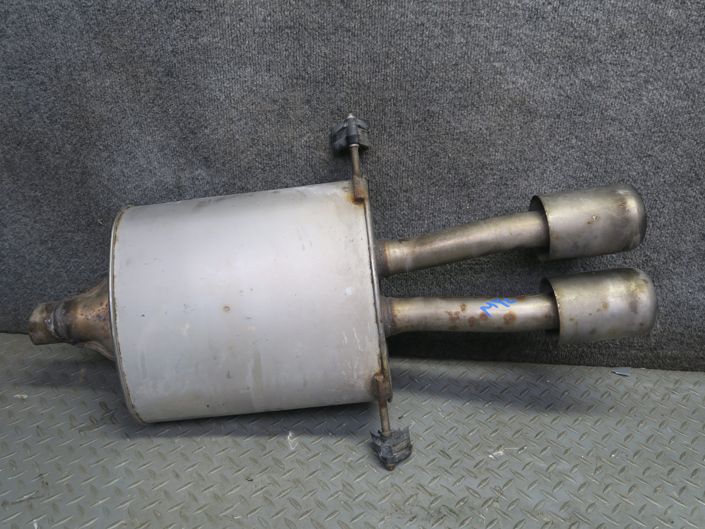 09-13 Mini Cooper S R56 R57 R58 R59 N18 Rear Exhaust Muffler w Tips 2756514 OEM
