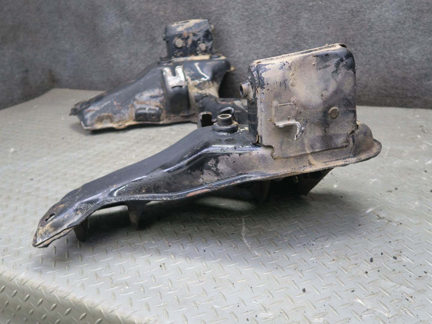 86-89 Toyota Supra MK3 MA70L Front Engine Subframe Crossmember Carrier OEM