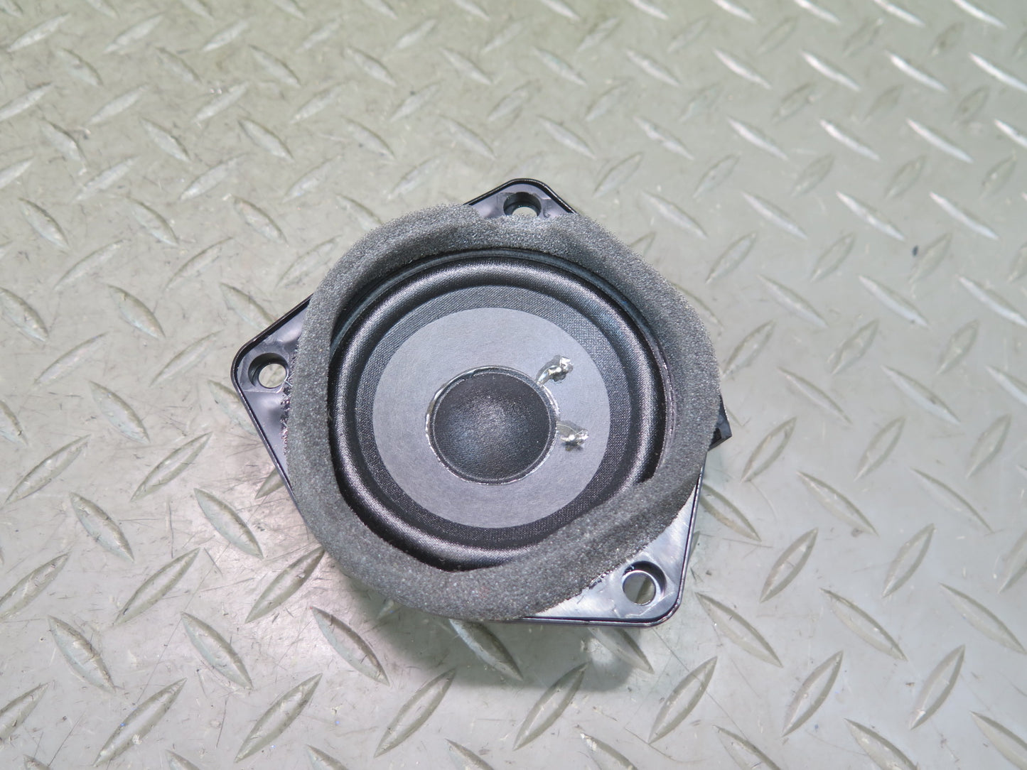 2015-2018 Porsche Macan Rear Left & Right Side Pillar  Audio Speaker Bose Set