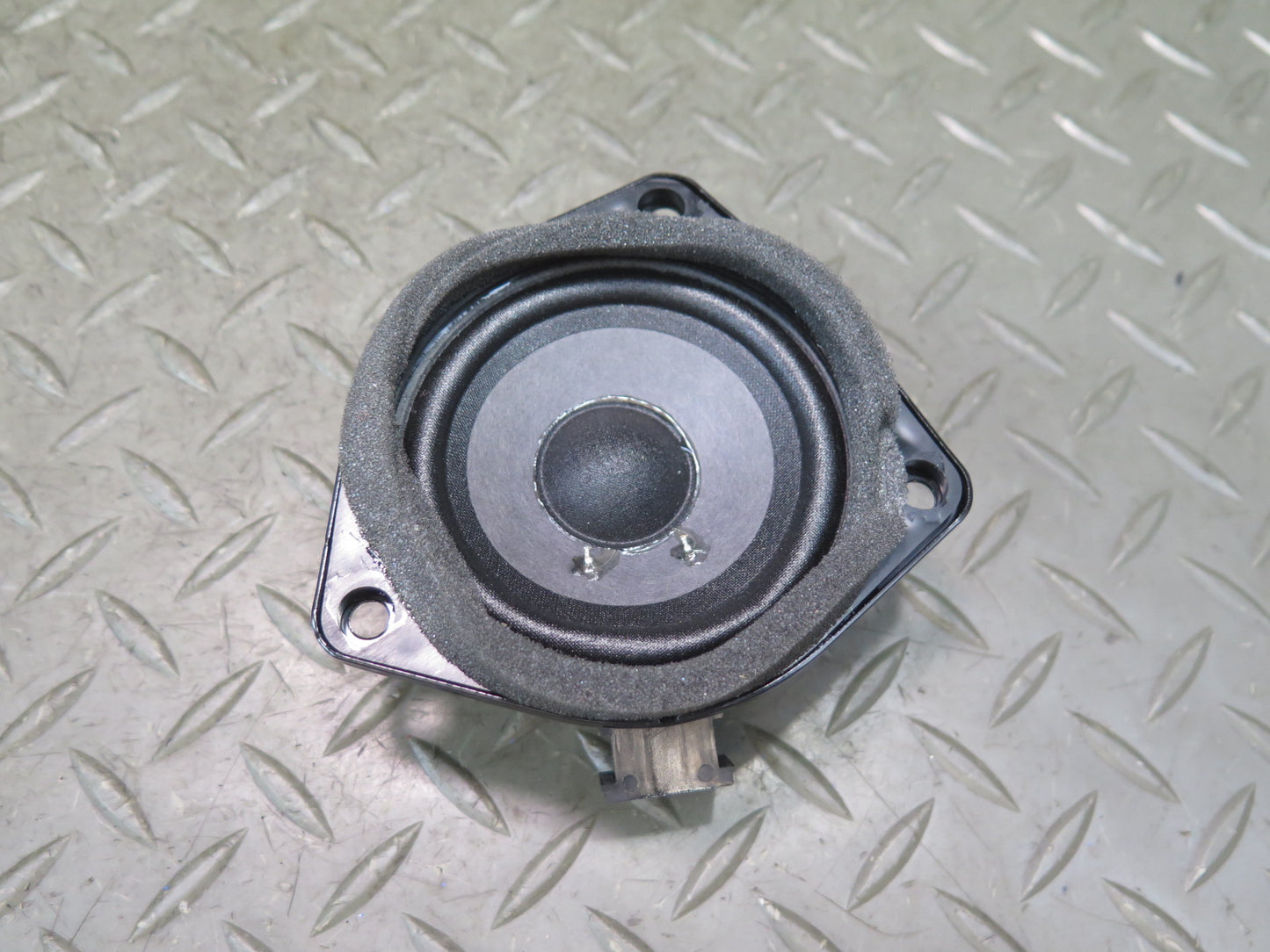 2015-2018 Porsche Macan Rear Left & Right Side Pillar  Audio Speaker Bose Set