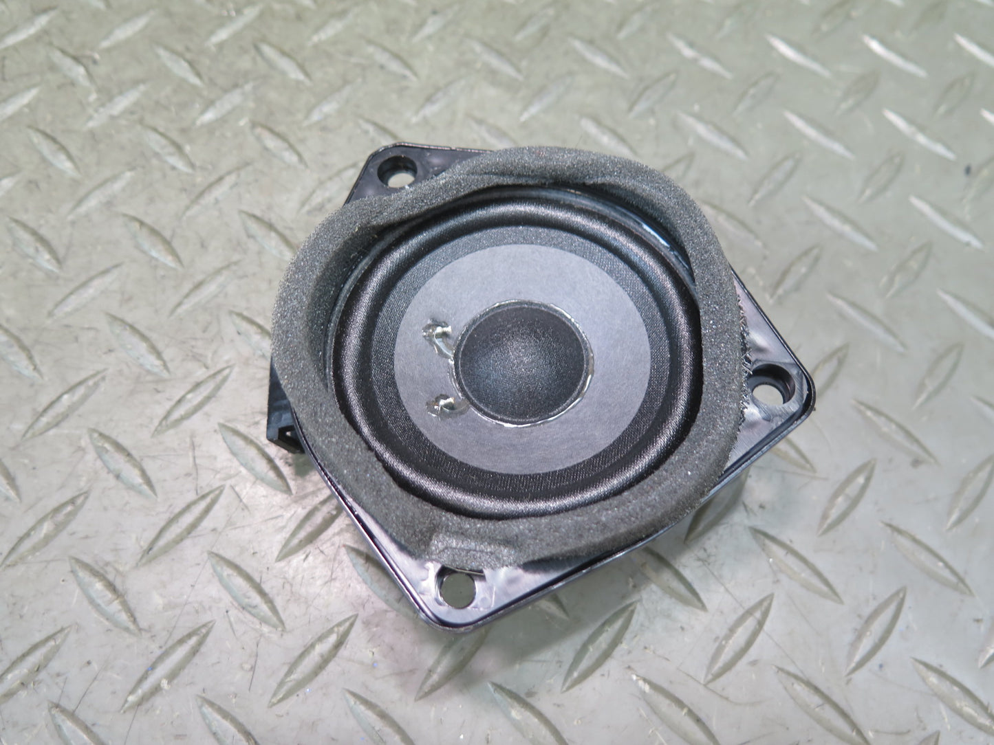 2015-2018 Porsche Macan Rear Left & Right Side Pillar  Audio Speaker Bose Set