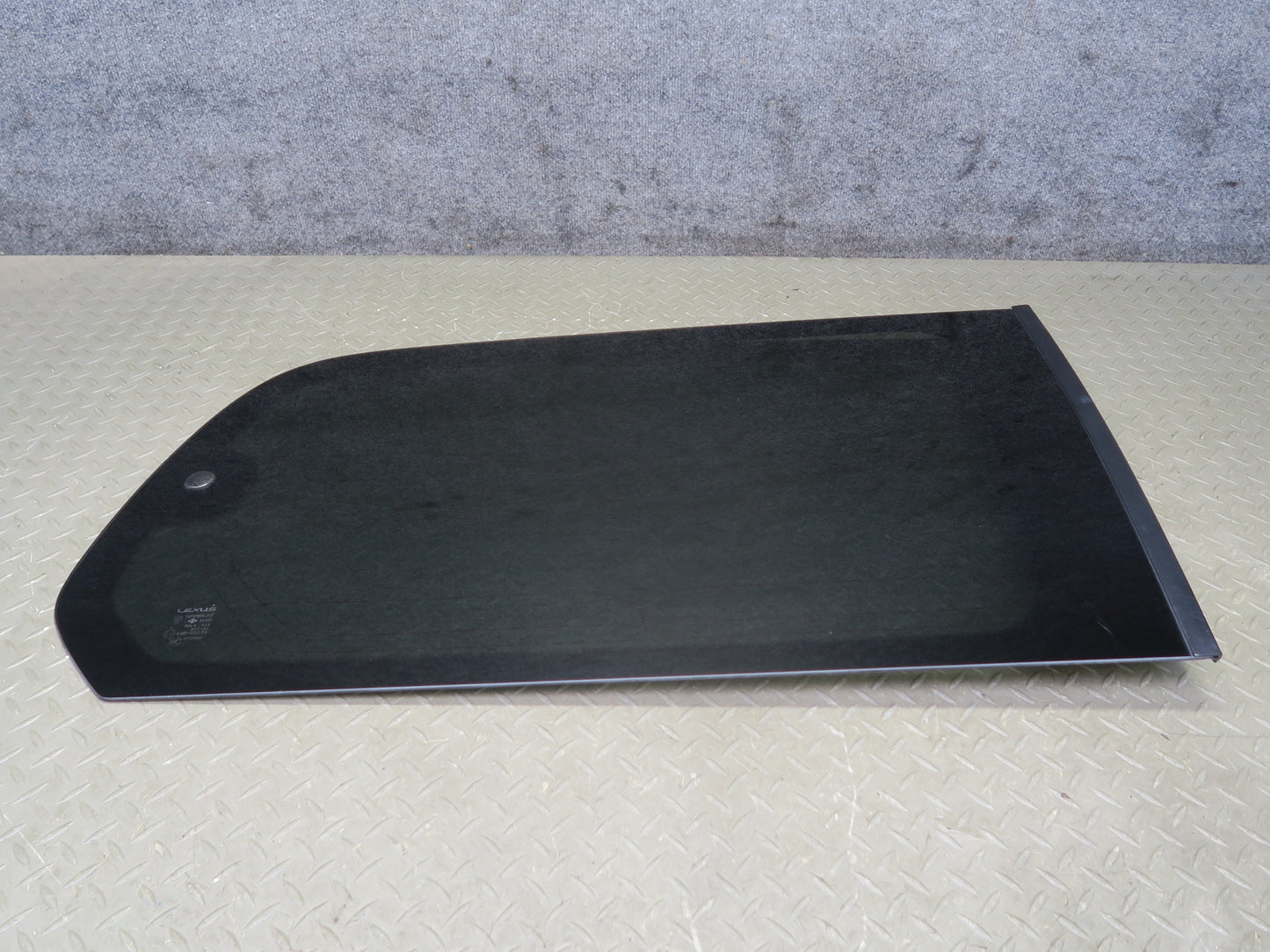 2004-2007 Lexus J100L LX470 Rear Right Quarter Glass Window
