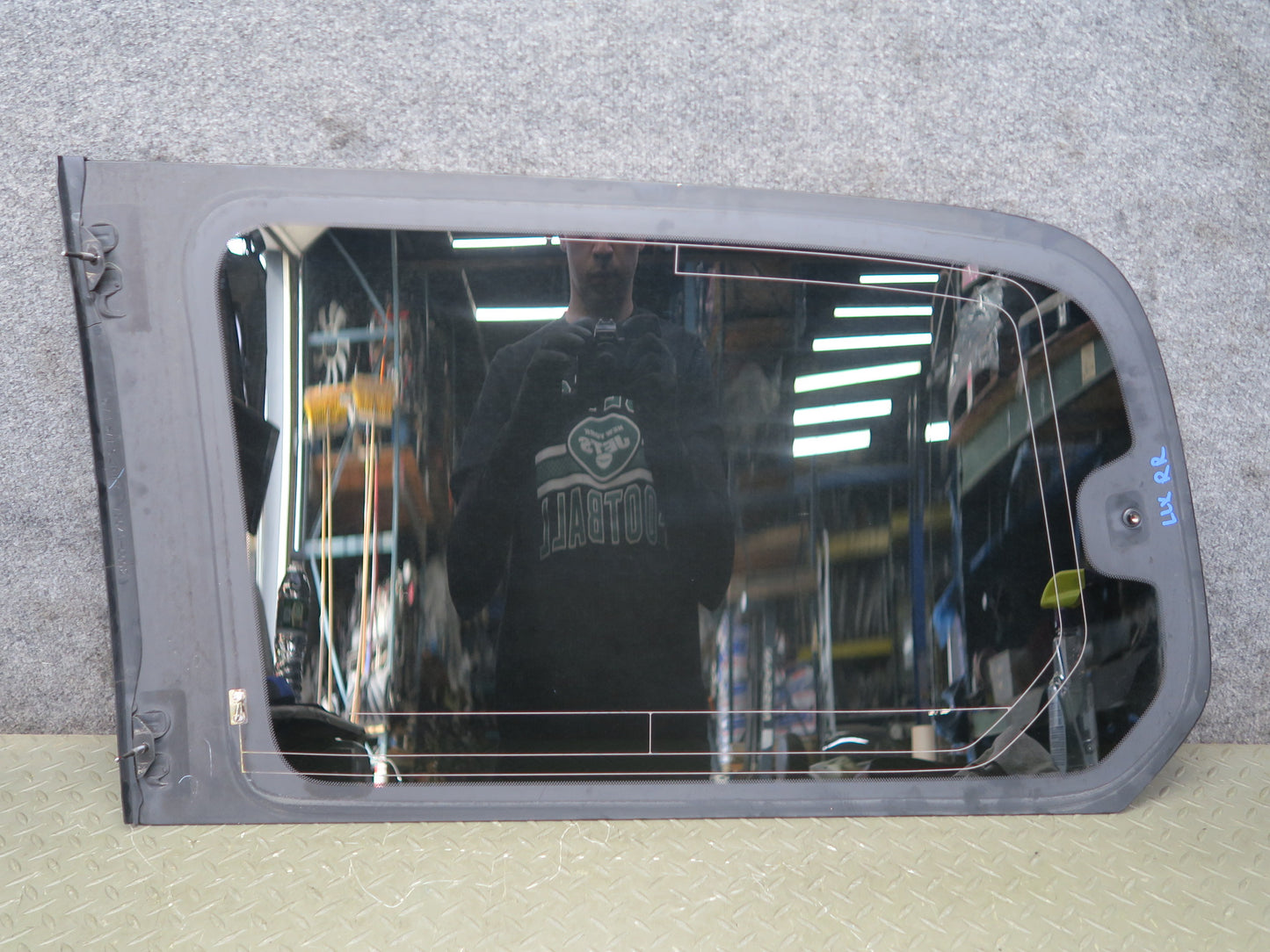 2004-2007 Lexus J100L LX470 Rear Right Quarter Glass Window