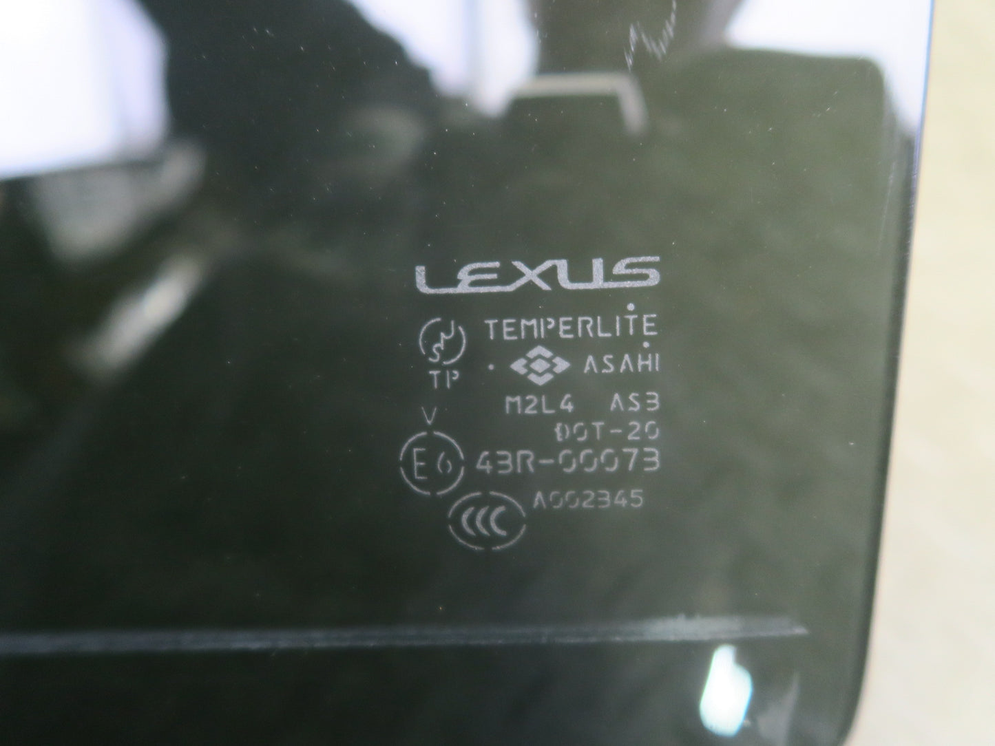 2004-2007 Lexus J100L LX470 Rear Left Driver Side Door Glass Window